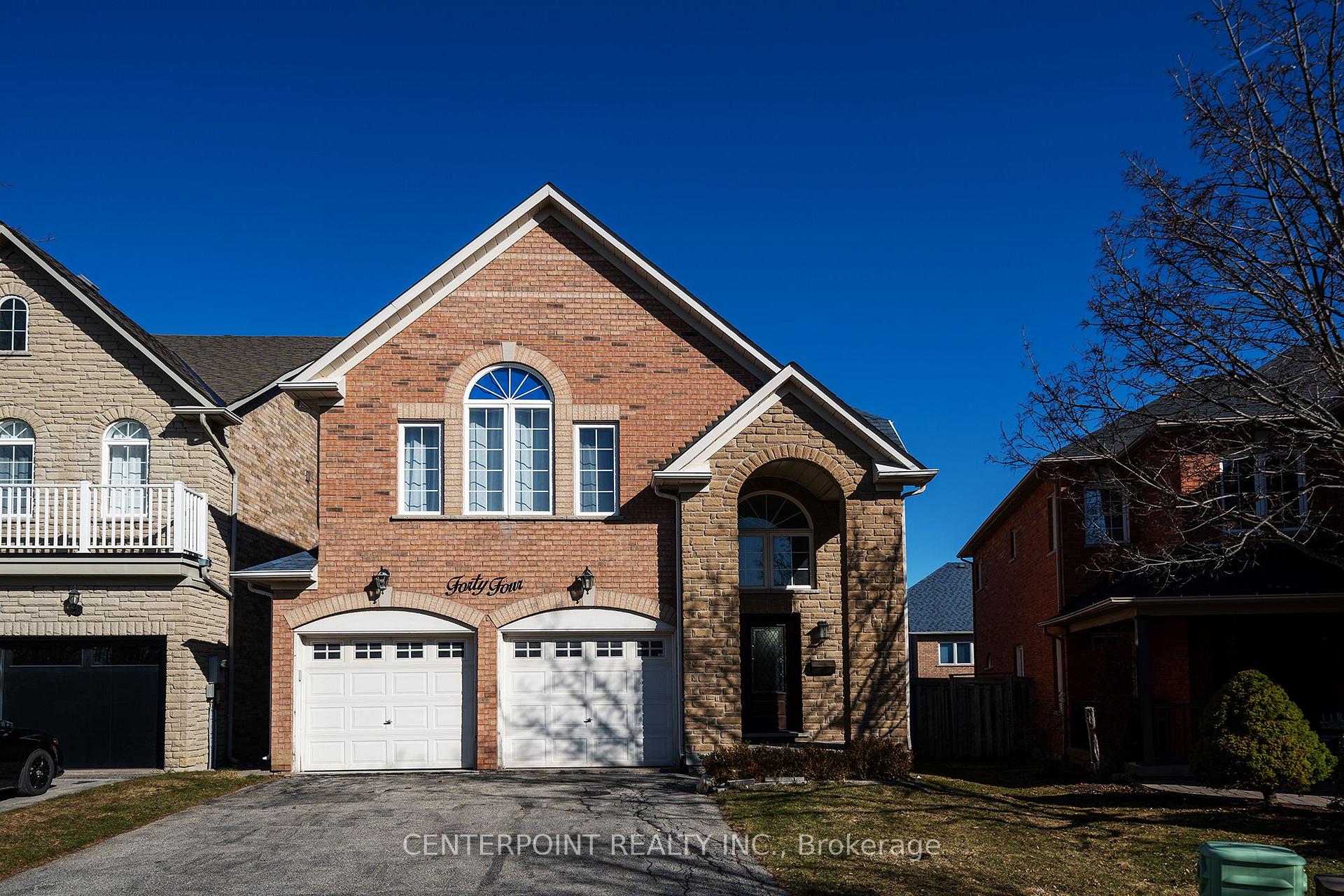 Photo 3 of 44 Bridlefield Lane, Markham, Berczy — HOMEH