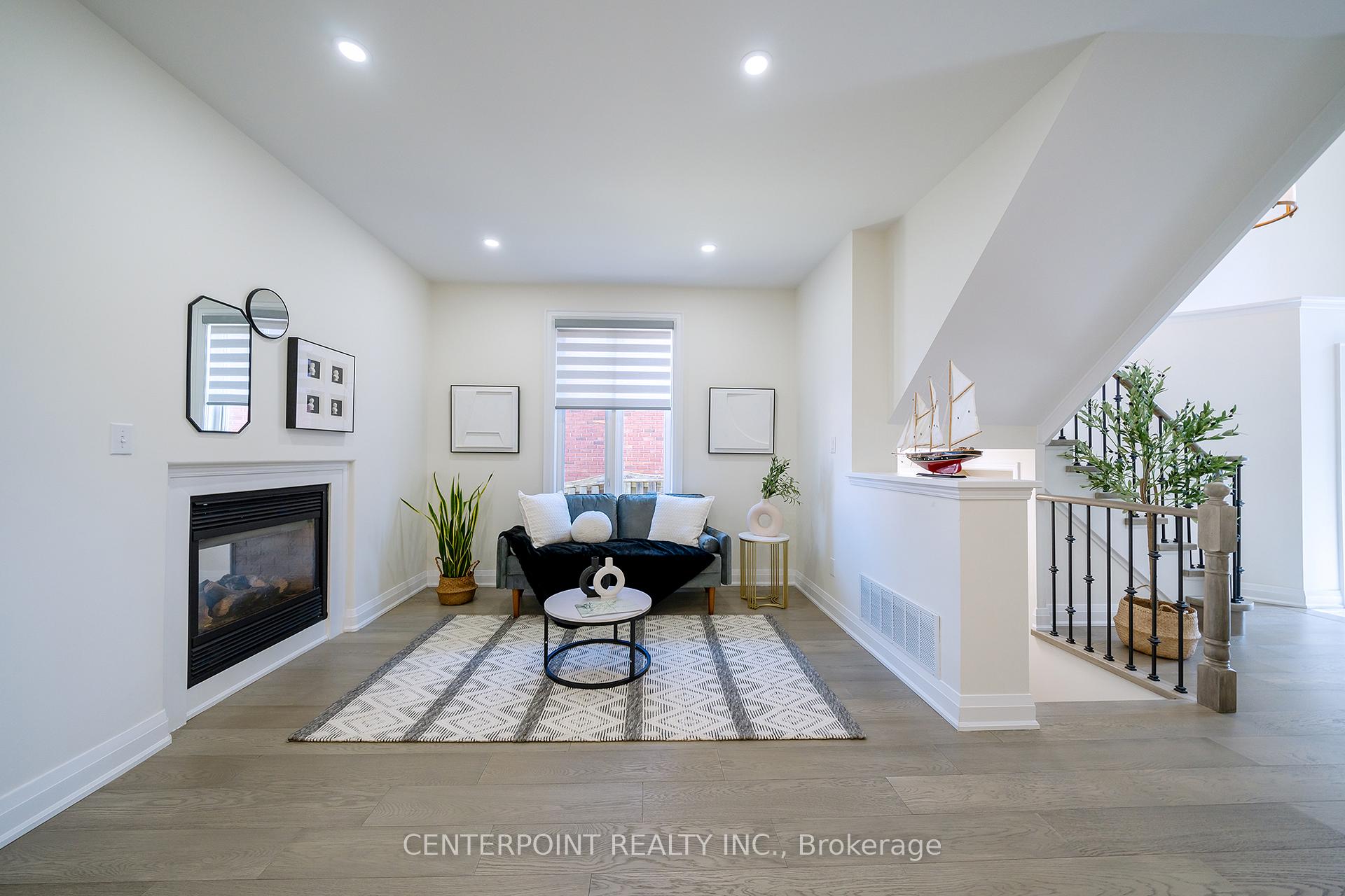 Photo 5 of 44 Bridlefield Lane, Markham, Berczy — HOMEH