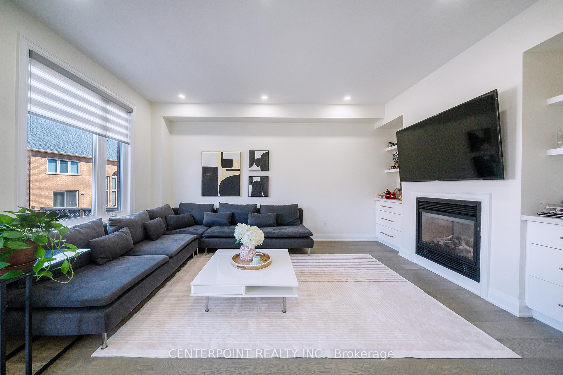 Photo 7 of 44 Bridlefield Lane, Markham, Berczy — HOMEH