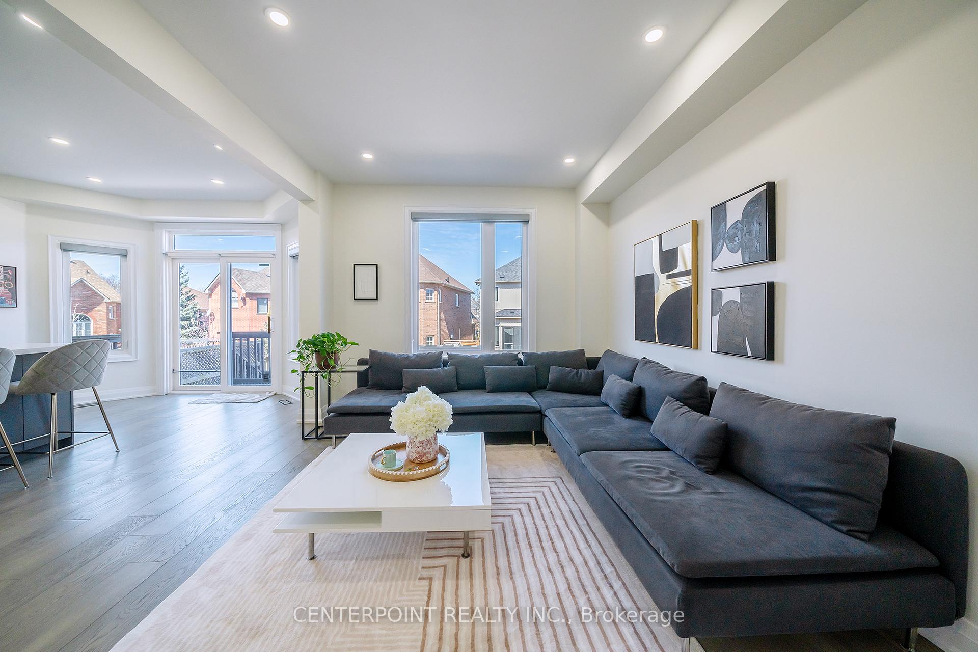 Photo 8 of 44 Bridlefield Lane, Markham, Berczy — HOMEH