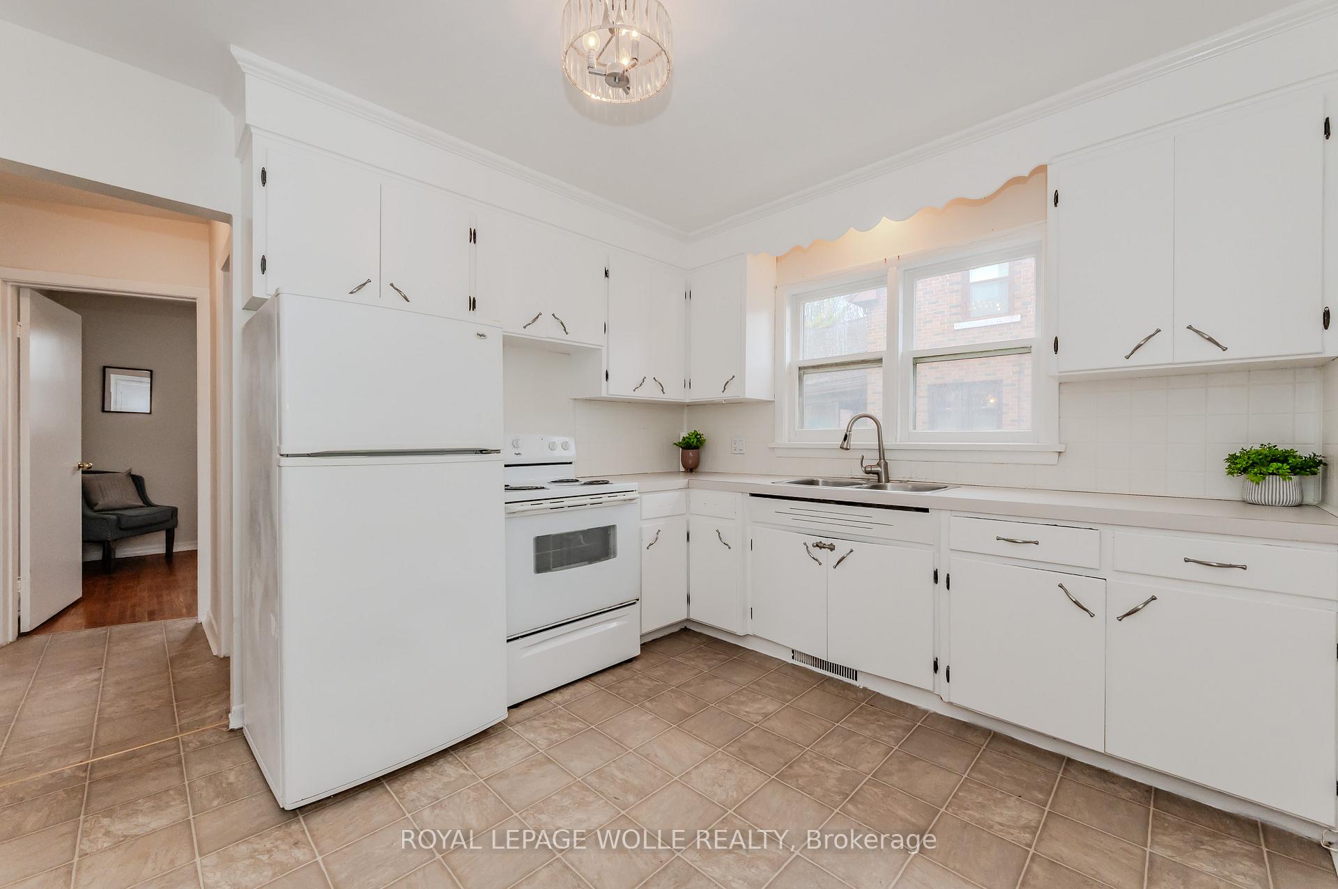 Photo 4 of 119 Fairmount Road, Kitchener — HOMEH