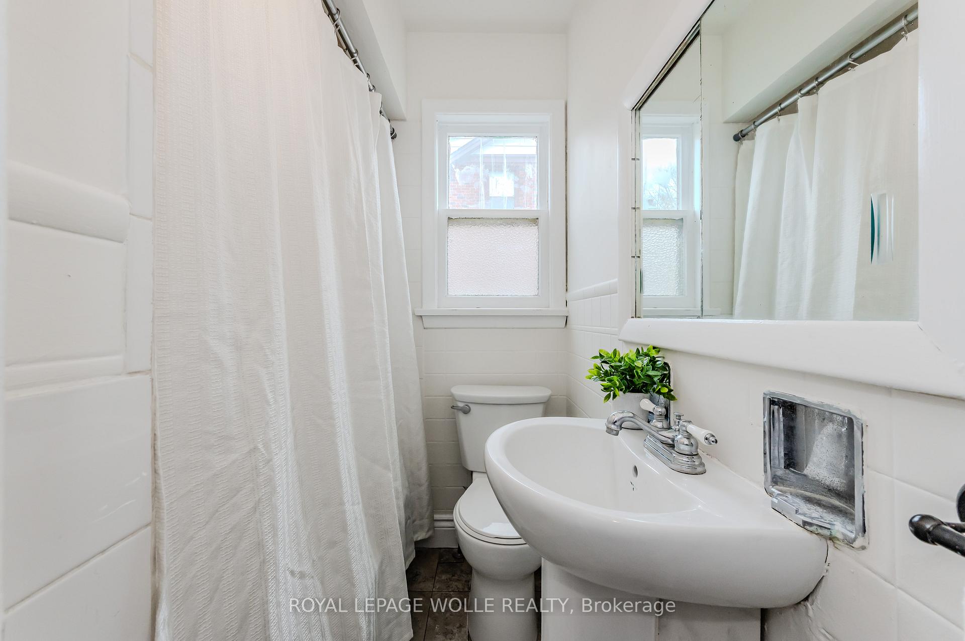 Photo 15 of 119 Fairmount Road, Kitchener — HOMEH