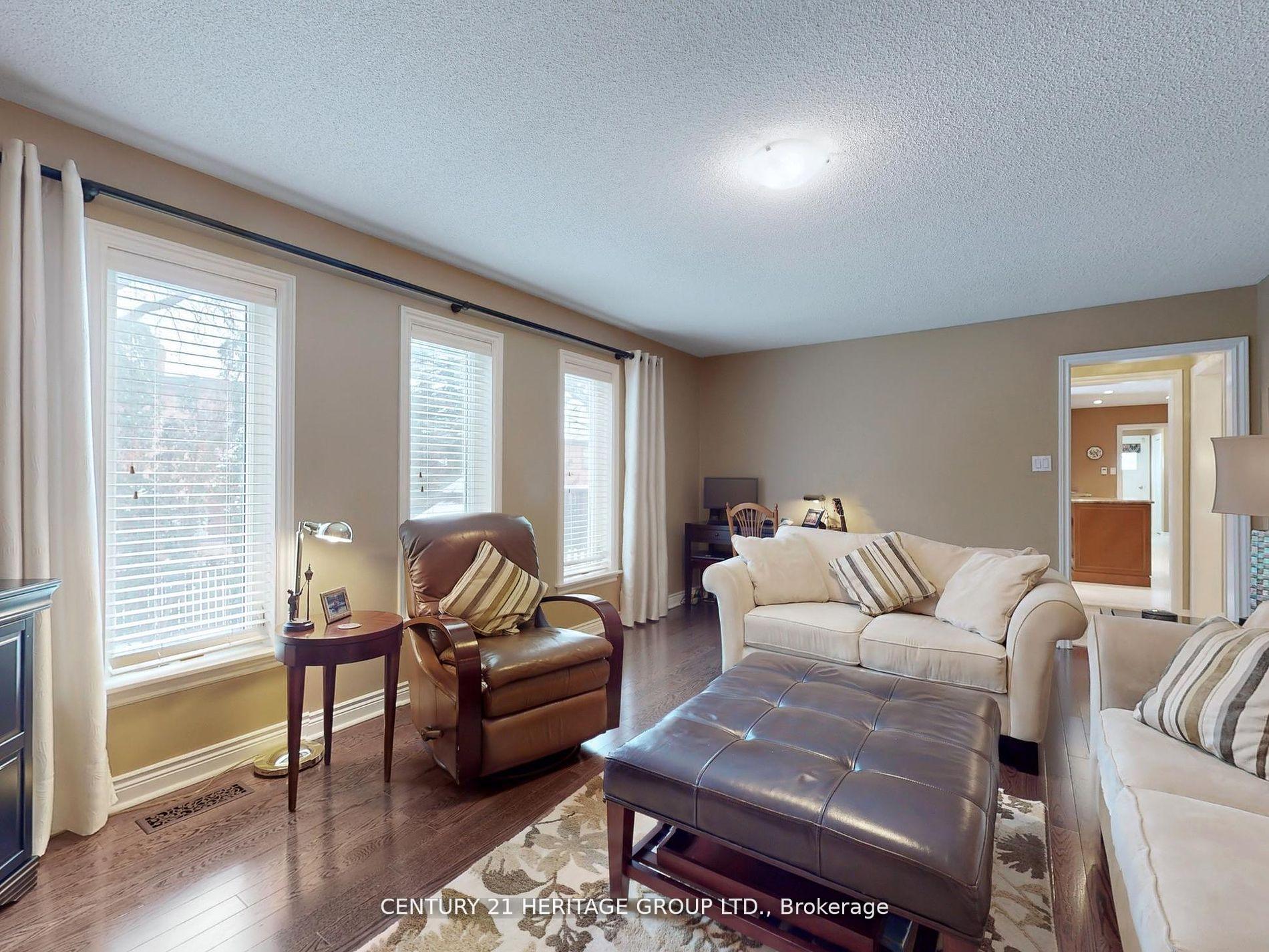 Photo 16 of 12 Cedar Forest Court, Markham, Royal Orchard — HOMEH