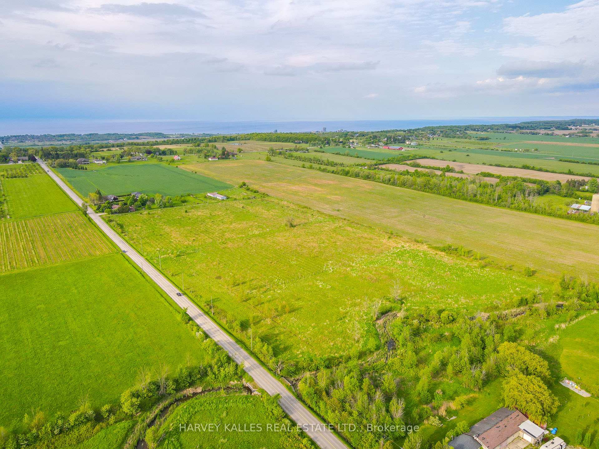 Photo 5 of 610 Eleventh Road E, Hamilton, Rural Stoney Creek — HOMEH