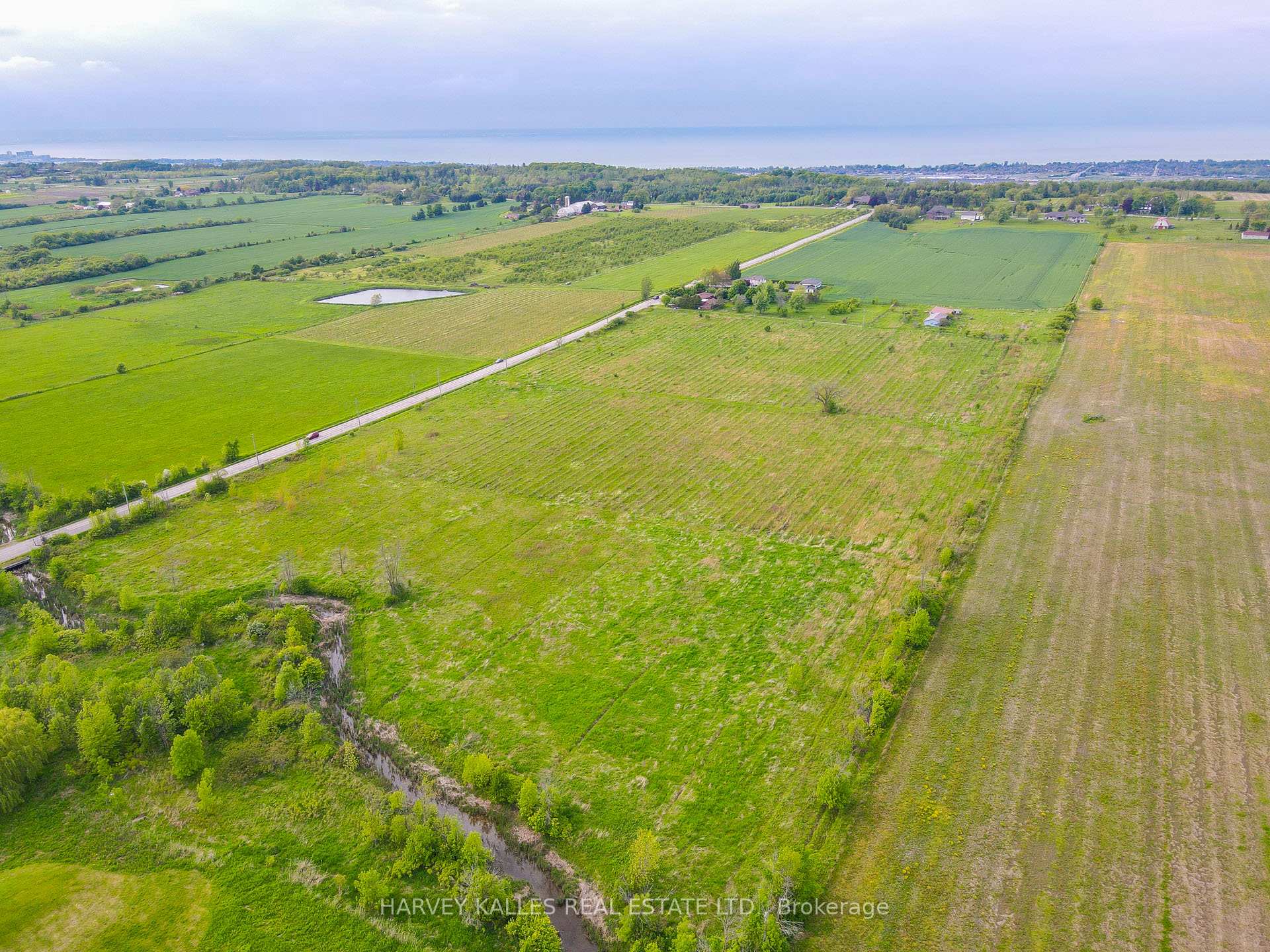 Photo 8 of 610 Eleventh Road E, Hamilton, Rural Stoney Creek — HOMEH