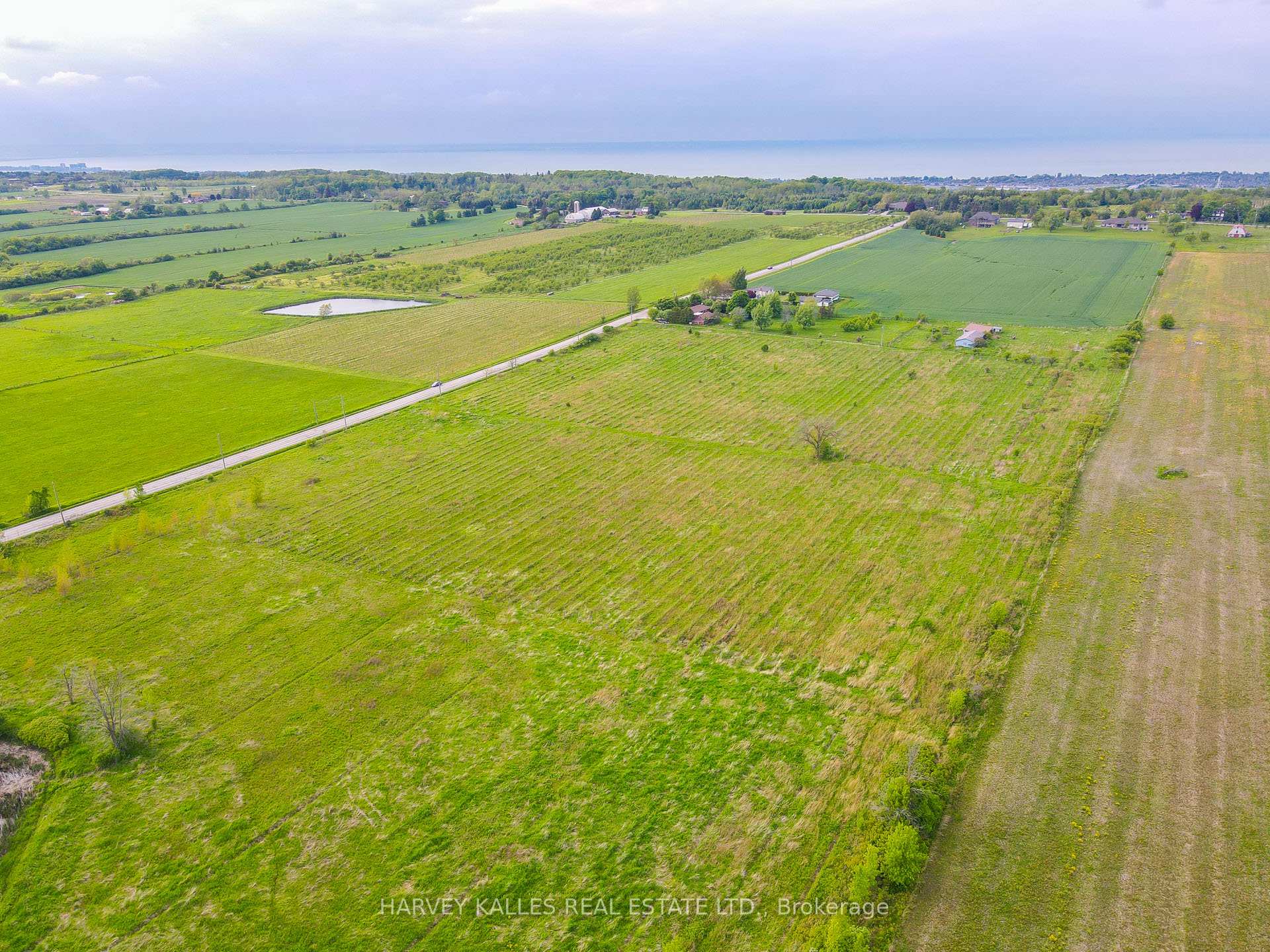 Photo 10 of 610 Eleventh Road E, Hamilton, Rural Stoney Creek — HOMEH