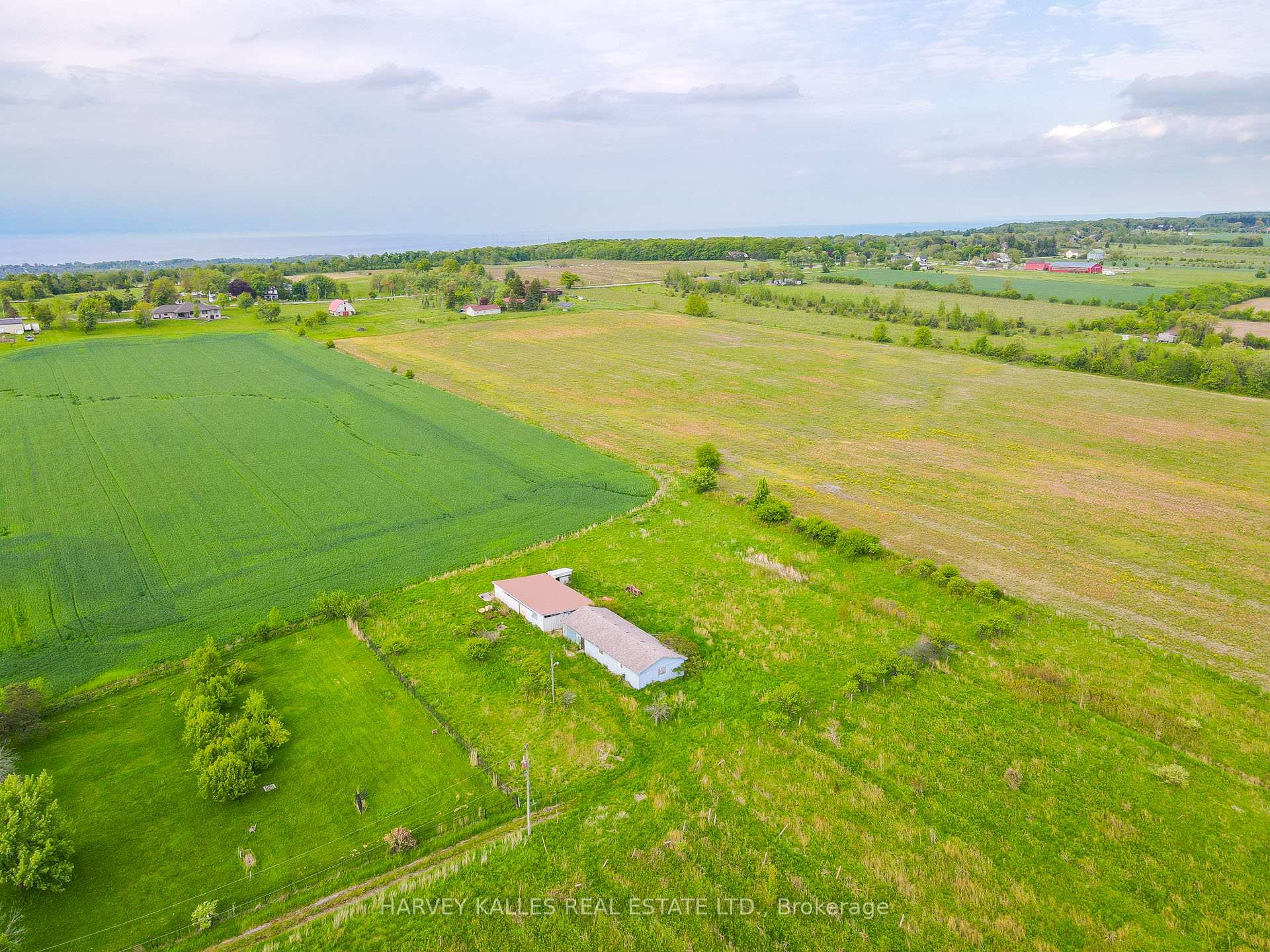 Photo 12 of 610 Eleventh Road E, Hamilton, Rural Stoney Creek — HOMEH