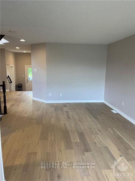 Photo 2 of 127 Forestbrook Street, Ottawa, Kanata - Morgan's Grant/South March — HOMEH