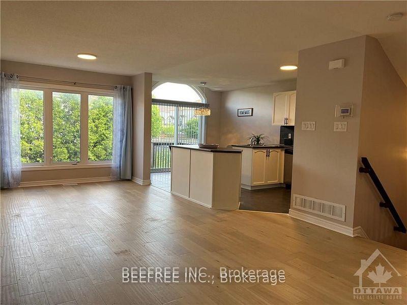 Photo 10 of 127 Forestbrook Street, Ottawa, Kanata - Morgan's Grant/South March — HOMEH