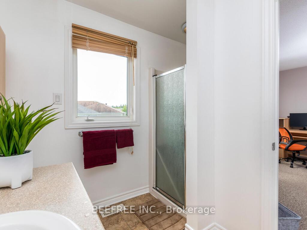 Photo 14 of 127 Forestbrook Street, Ottawa, Kanata - Morgan's Grant/South March — HOMEH