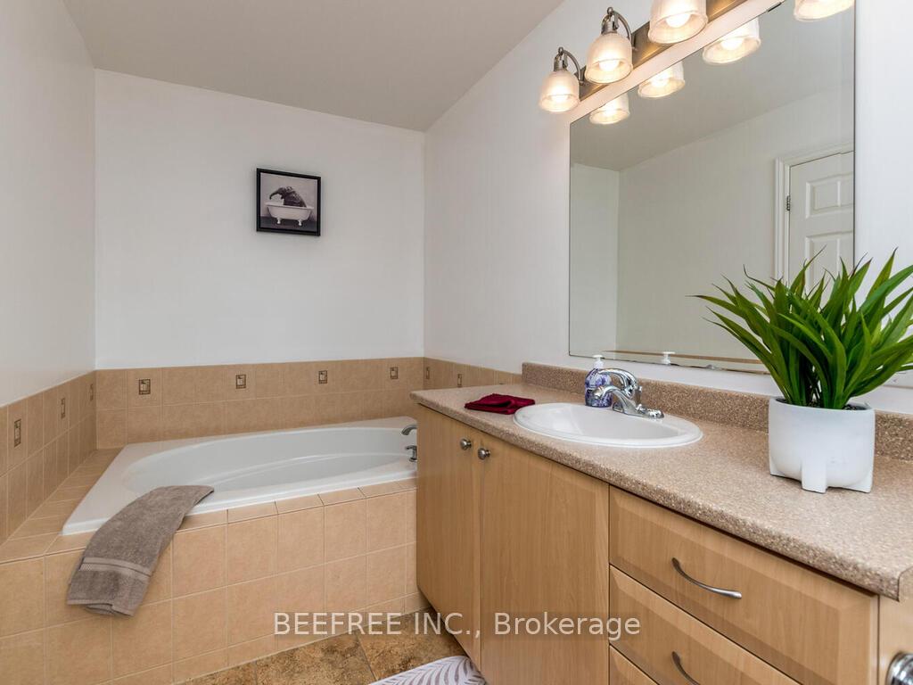 Photo 15 of 127 Forestbrook Street, Ottawa, Kanata - Morgan's Grant/South March — HOMEH