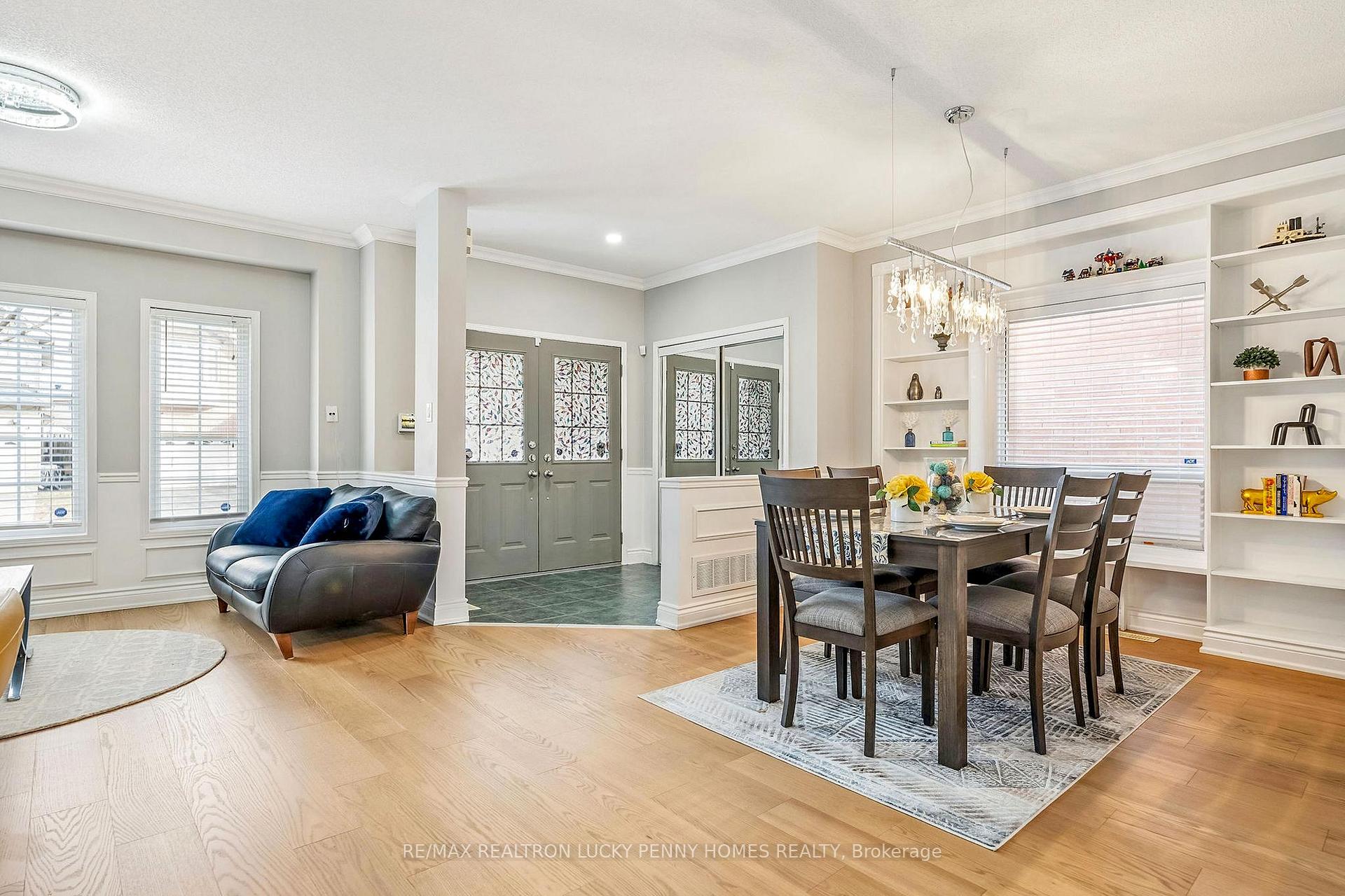 Photo 3 of 70 Lucien Street, Markham, Village Green-South Unionville — HOMEH