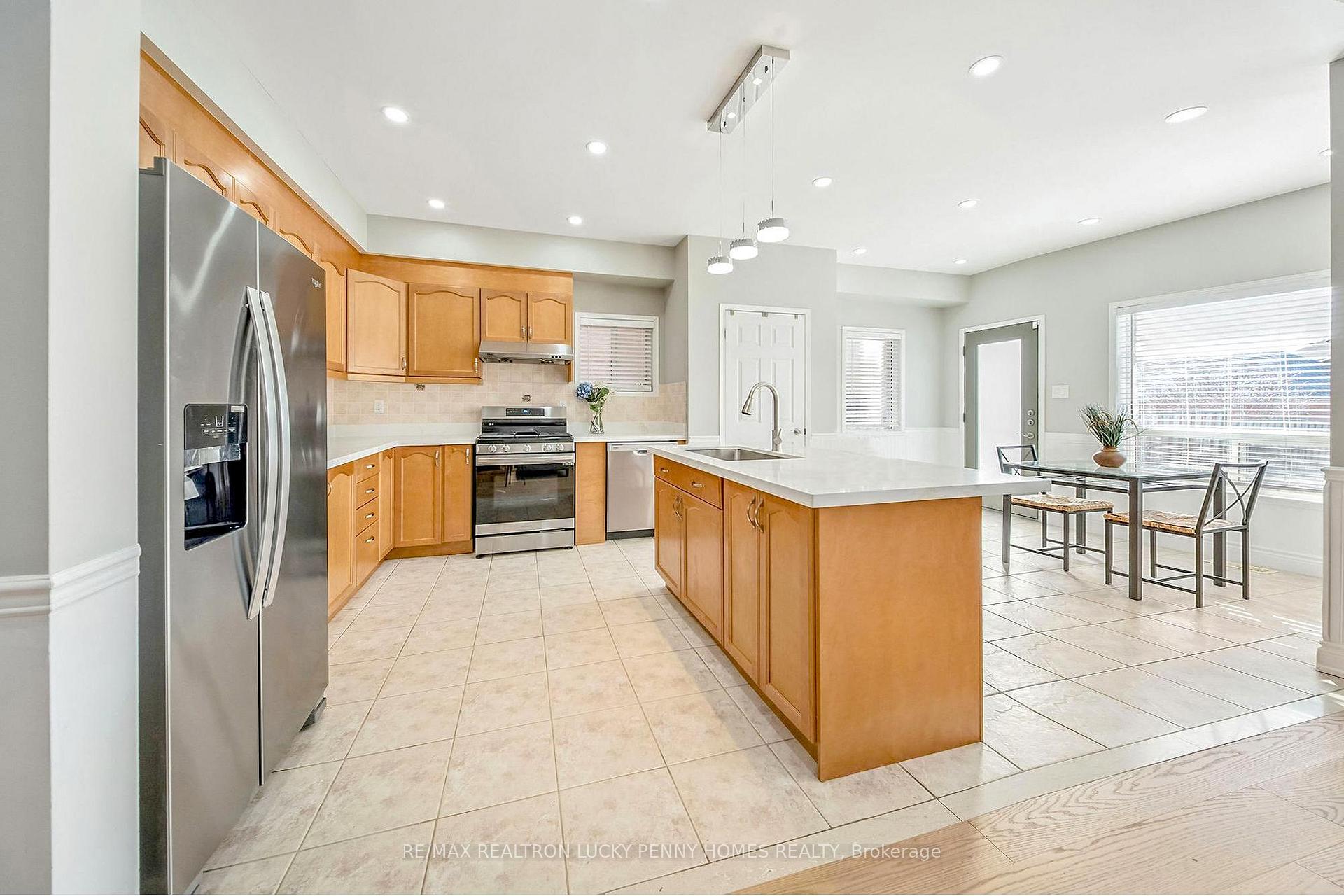 Photo 8 of 70 Lucien Street, Markham, Village Green-South Unionville — HOMEH