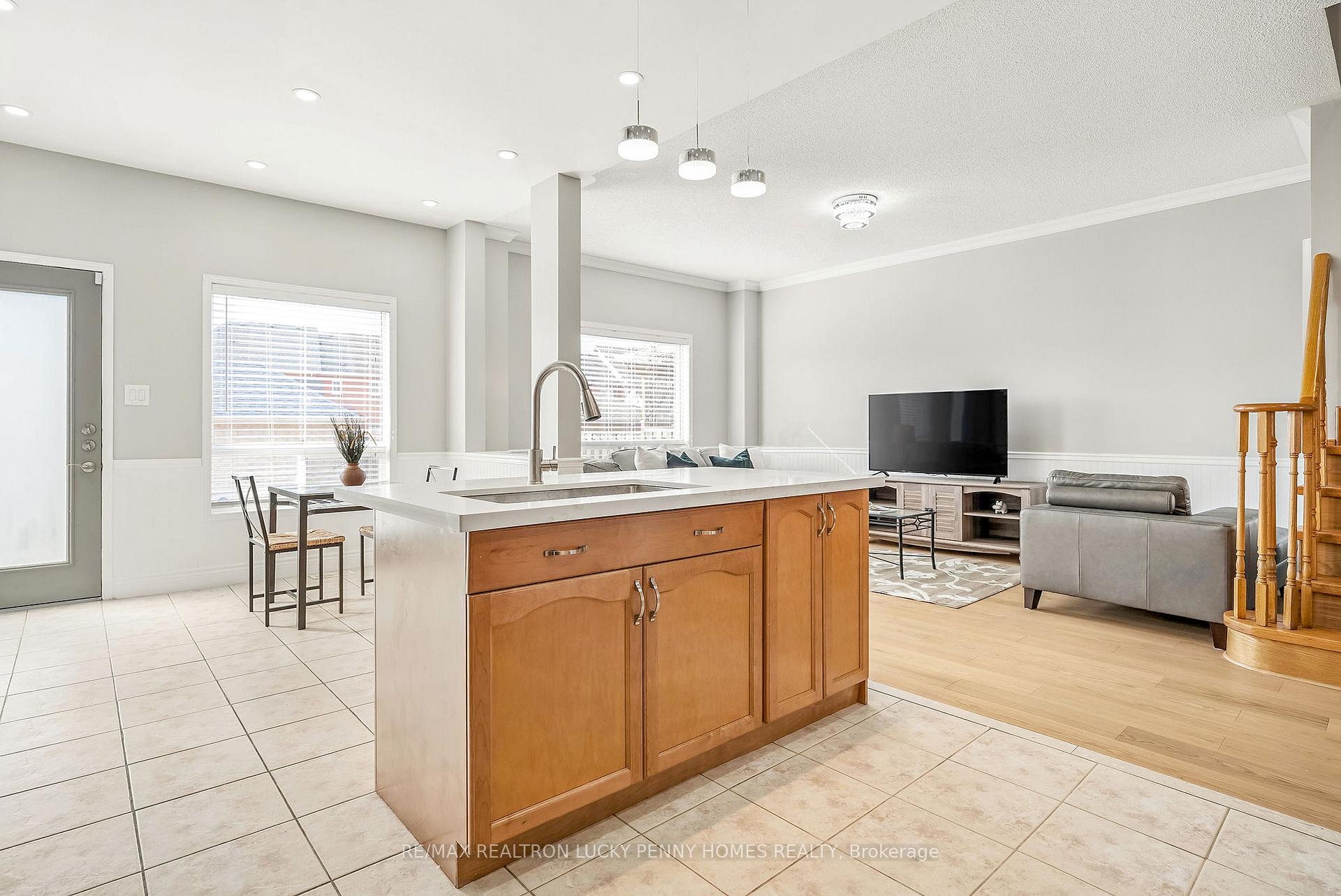 Photo 11 of 70 Lucien Street, Markham, Village Green-South Unionville — HOMEH