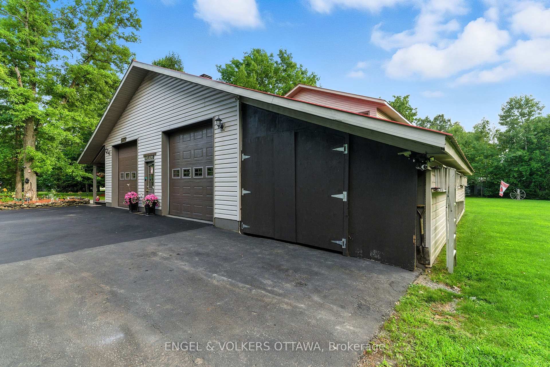 Photo 26 of 6970 Roger Stevens Drive, Montague, Montague Twp — HOMEH