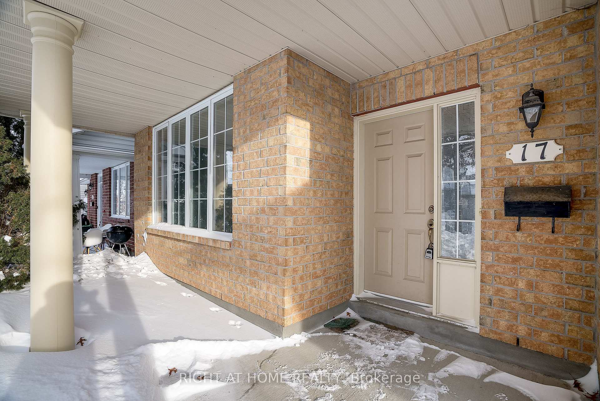 Photo 2 of 17 Ealing Street, Ottawa, Kanata - Morgan's Grant/South March — HOMEH