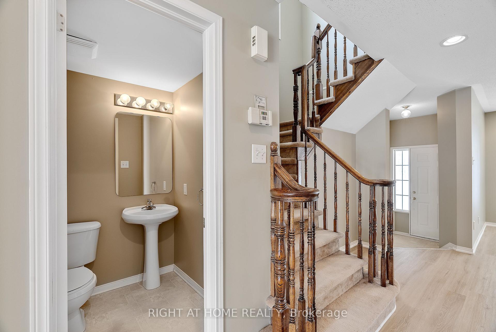 Photo 10 of 17 Ealing Street, Ottawa, Kanata - Morgan's Grant/South March — HOMEH