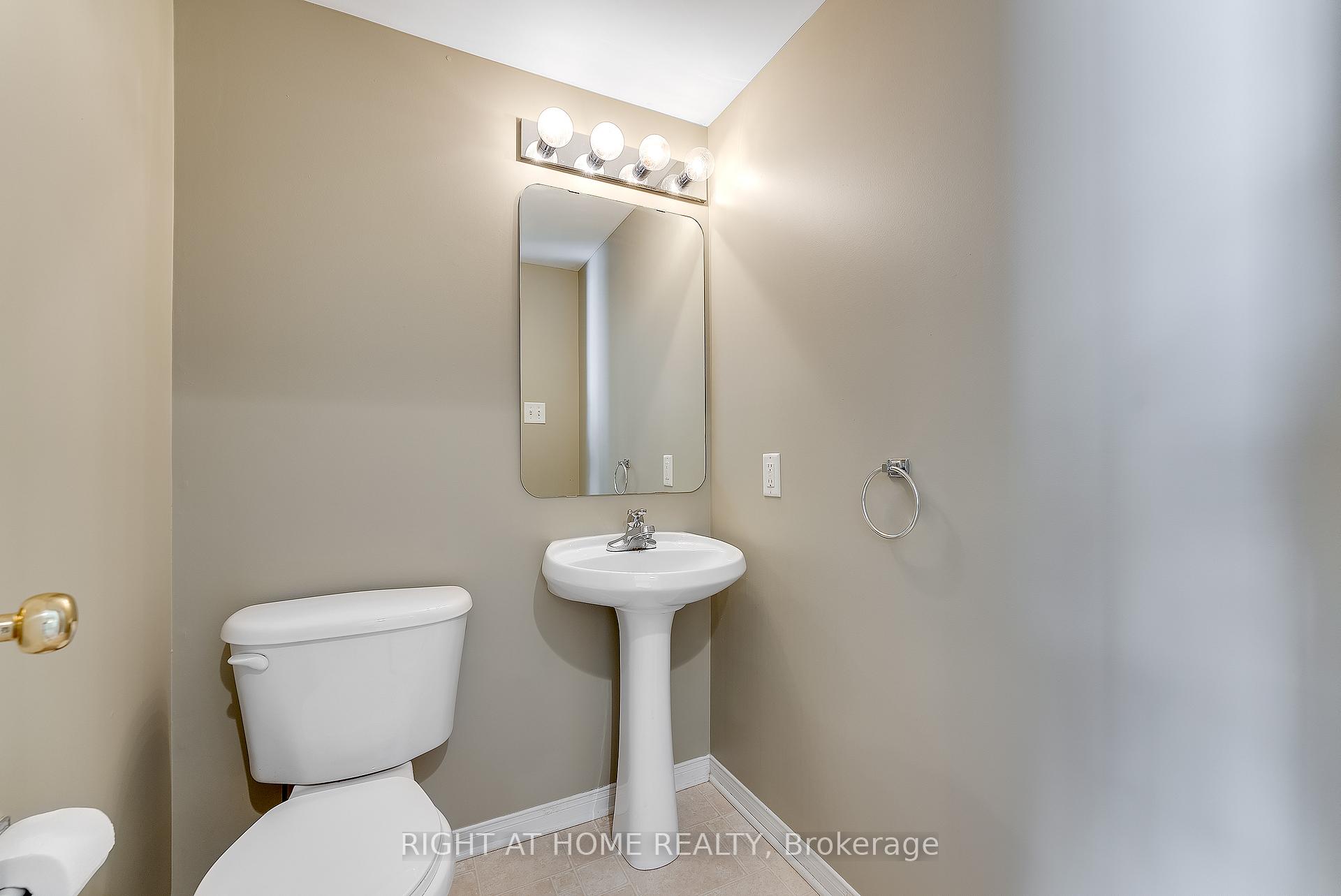 Photo 11 of 17 Ealing Street, Ottawa, Kanata - Morgan's Grant/South March — HOMEH