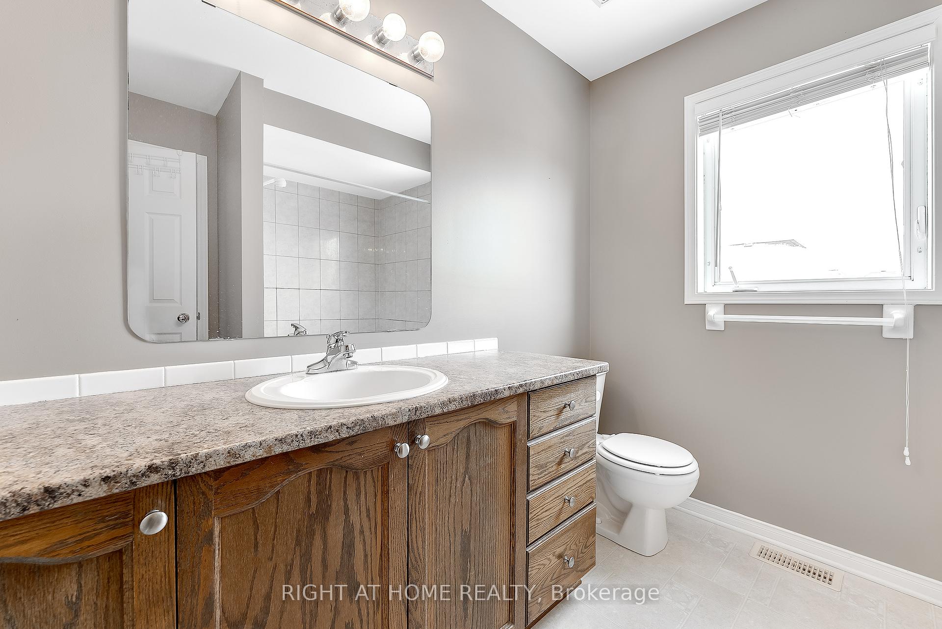 Photo 27 of 17 Ealing Street, Ottawa, Kanata - Morgan's Grant/South March — HOMEH