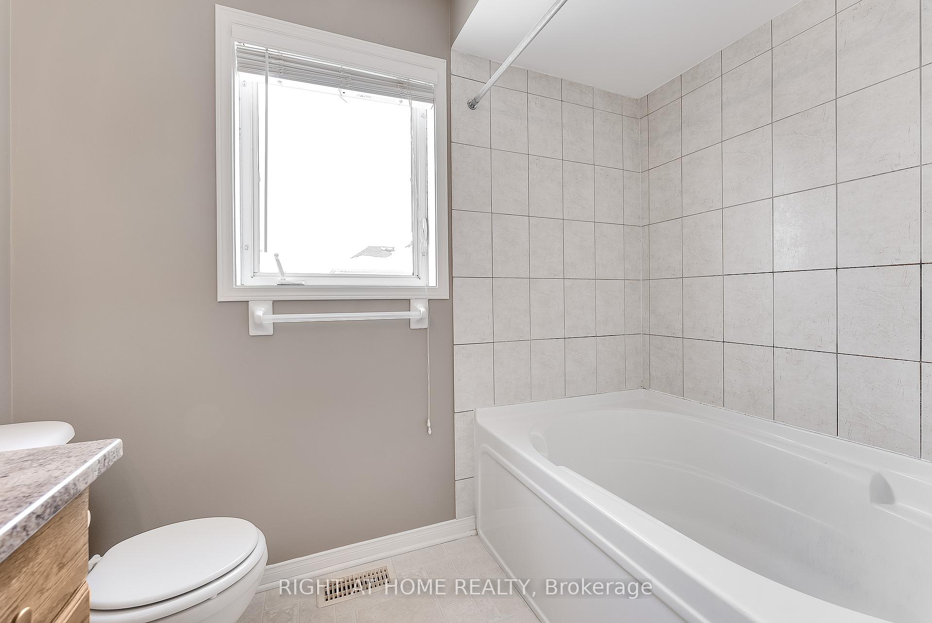 Photo 28 of 17 Ealing Street, Ottawa, Kanata - Morgan's Grant/South March — HOMEH
