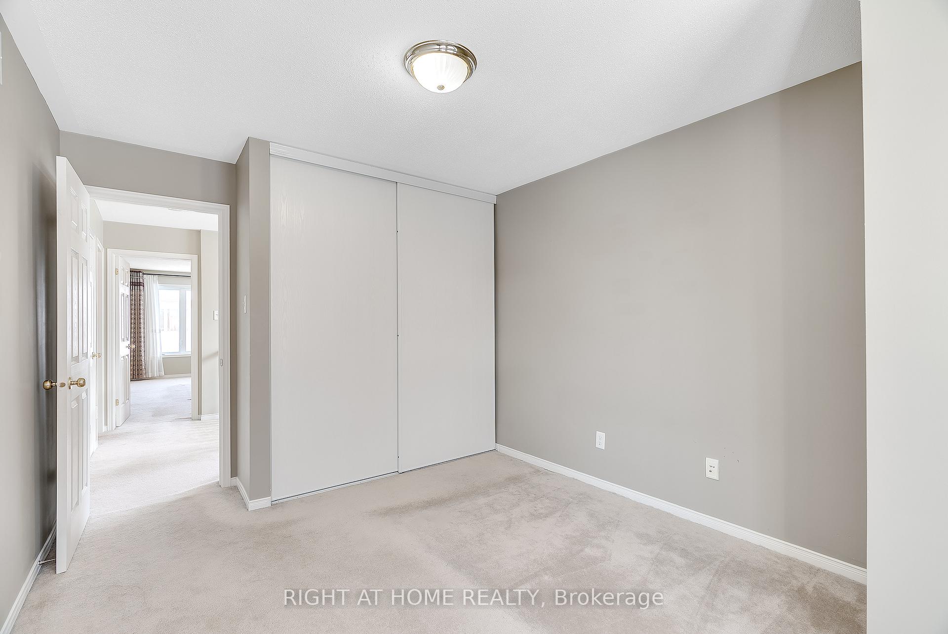 Photo 30 of 17 Ealing Street, Ottawa, Kanata - Morgan's Grant/South March — HOMEH