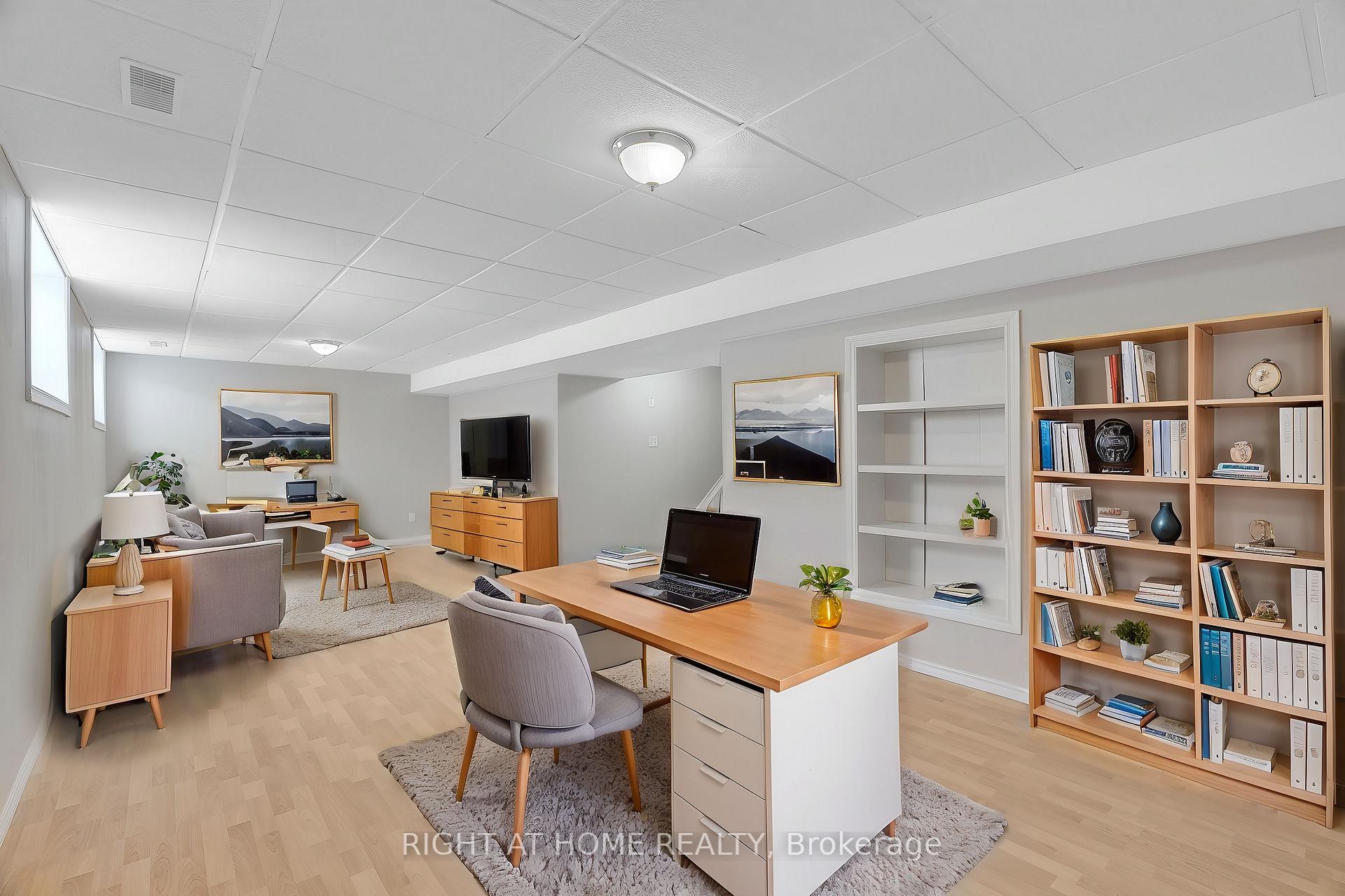 Photo 36 of 17 Ealing Street, Ottawa, Kanata - Morgan's Grant/South March — HOMEH