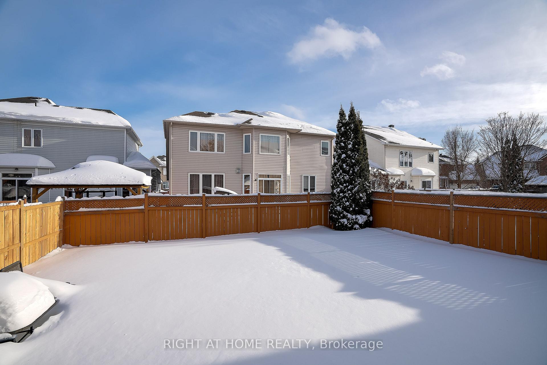 Photo 41 of 17 Ealing Street, Ottawa, Kanata - Morgan's Grant/South March — HOMEH