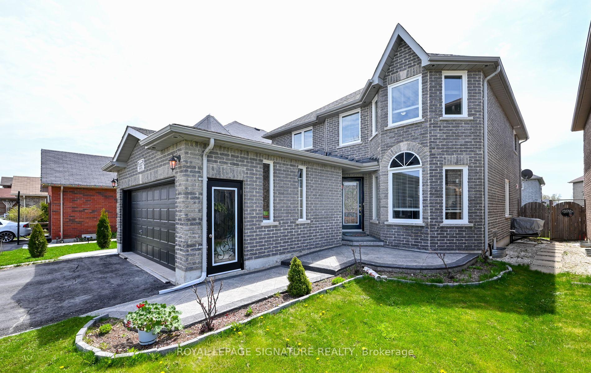 Photo 4 of 1327 Corm Street, Innisfil, Alcona — HOMEH