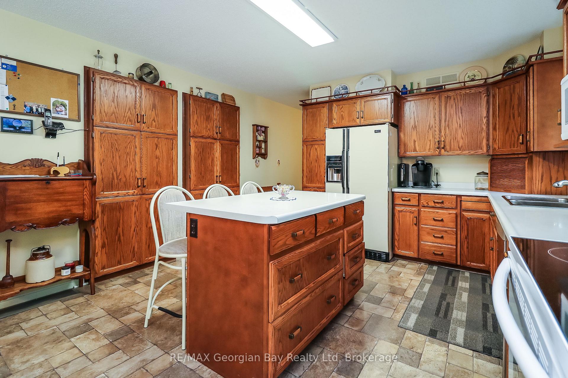 Photo 7 of 436 Puddicombe Road, Midland — HOMEH