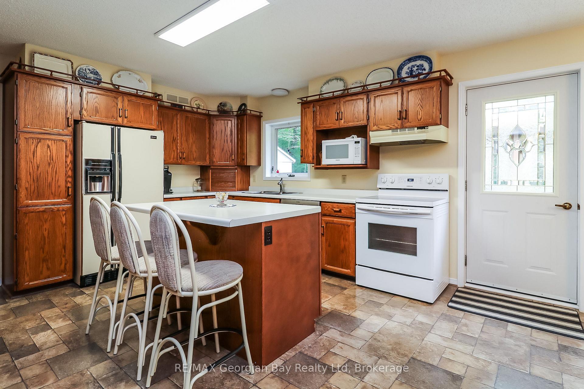 Photo 8 of 436 Puddicombe Road, Midland — HOMEH