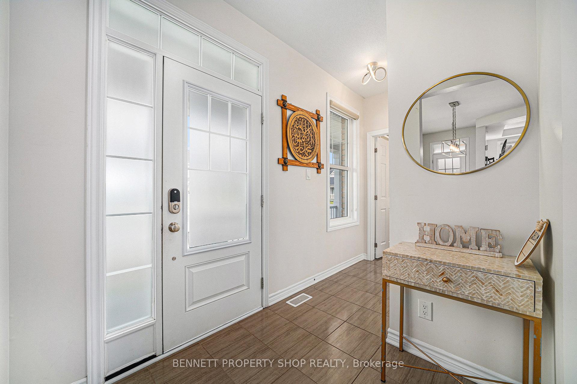 Photo 3 of 52 Oxalis Crescent, Ottawa, Kanata - Emerald Meadows/Trailwest — HOMEH