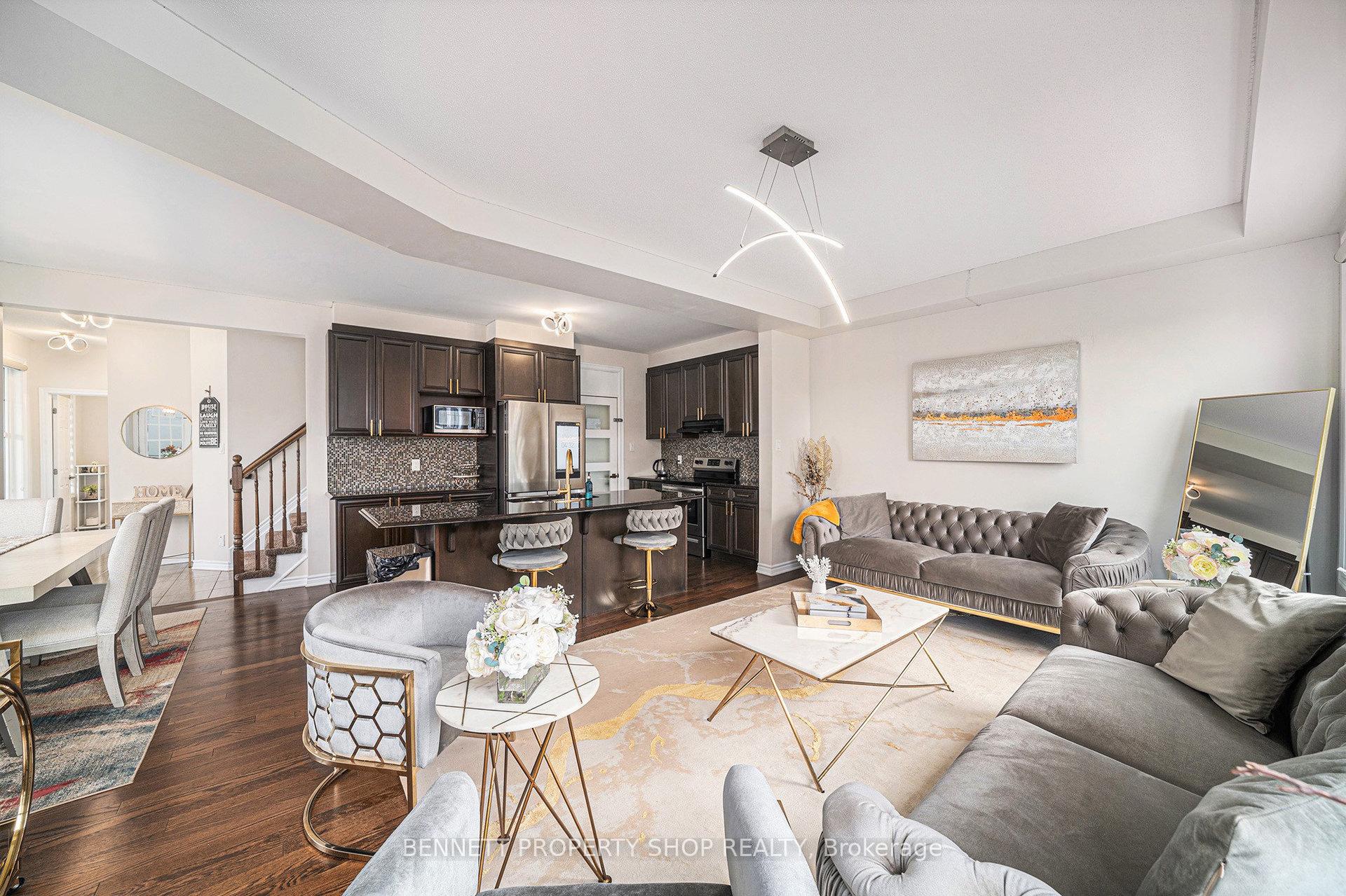 Photo 4 of 52 Oxalis Crescent, Ottawa, Kanata - Emerald Meadows/Trailwest — HOMEH