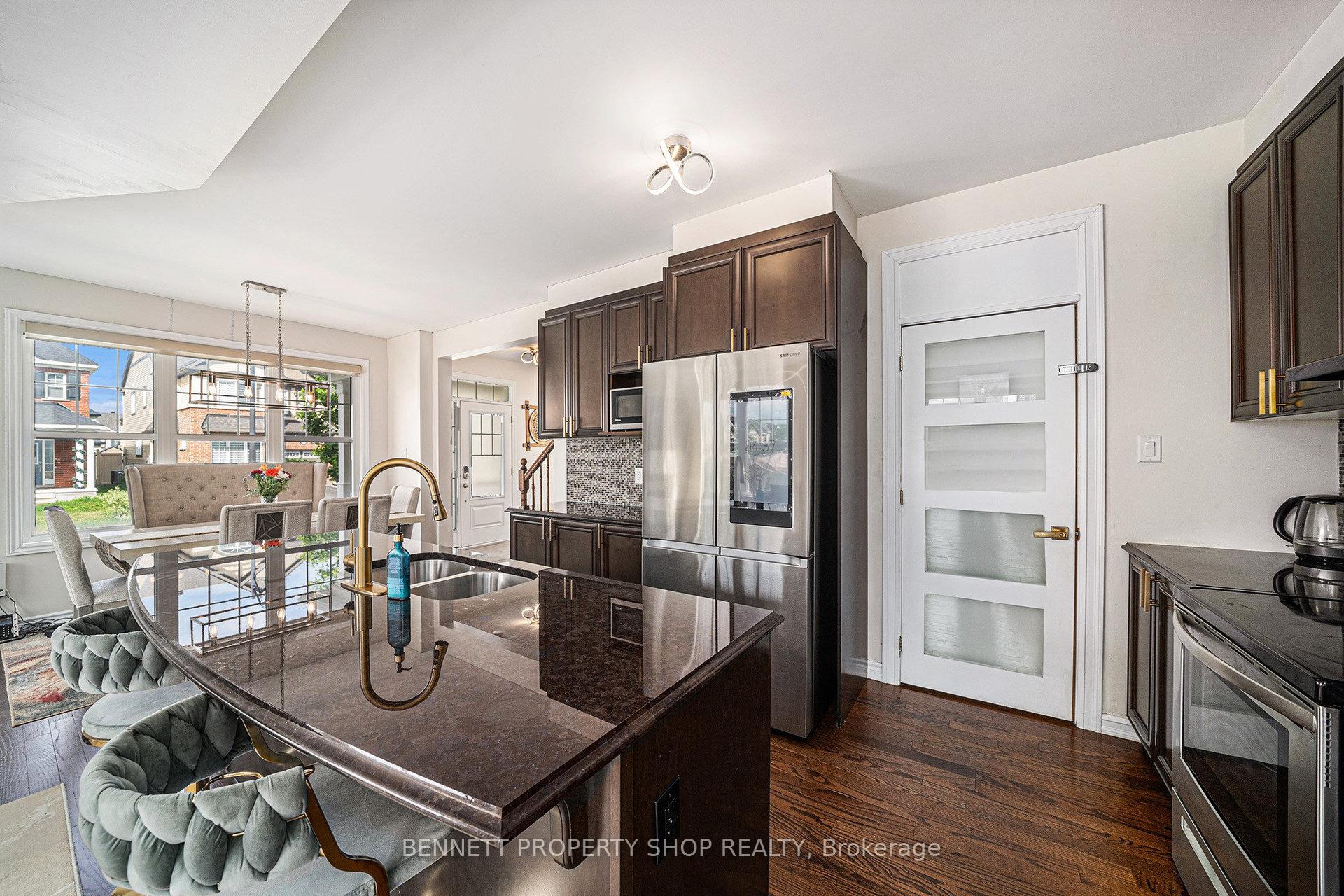 Photo 6 of 52 Oxalis Crescent, Ottawa, Kanata - Emerald Meadows/Trailwest — HOMEH