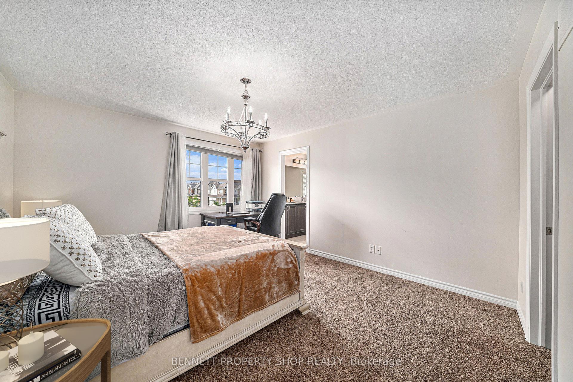 Photo 10 of 52 Oxalis Crescent, Ottawa, Kanata - Emerald Meadows/Trailwest — HOMEH