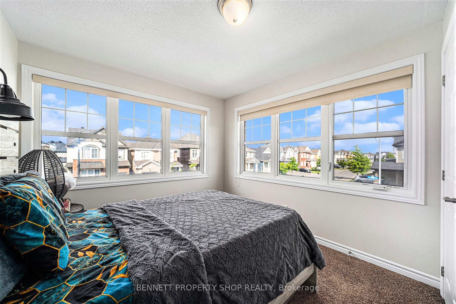 Photo 16 of 52 Oxalis Crescent, Ottawa, Kanata - Emerald Meadows/Trailwest — HOMEH