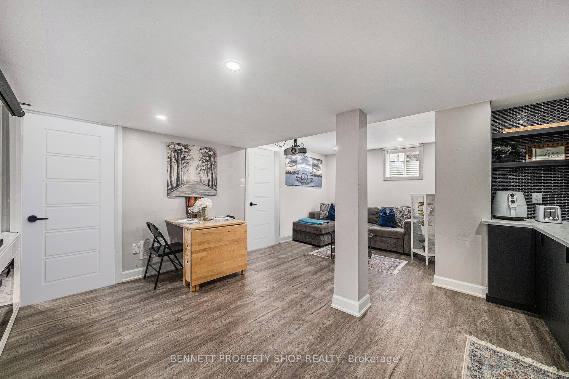 Photo 21 of 52 Oxalis Crescent, Ottawa, Kanata - Emerald Meadows/Trailwest — HOMEH