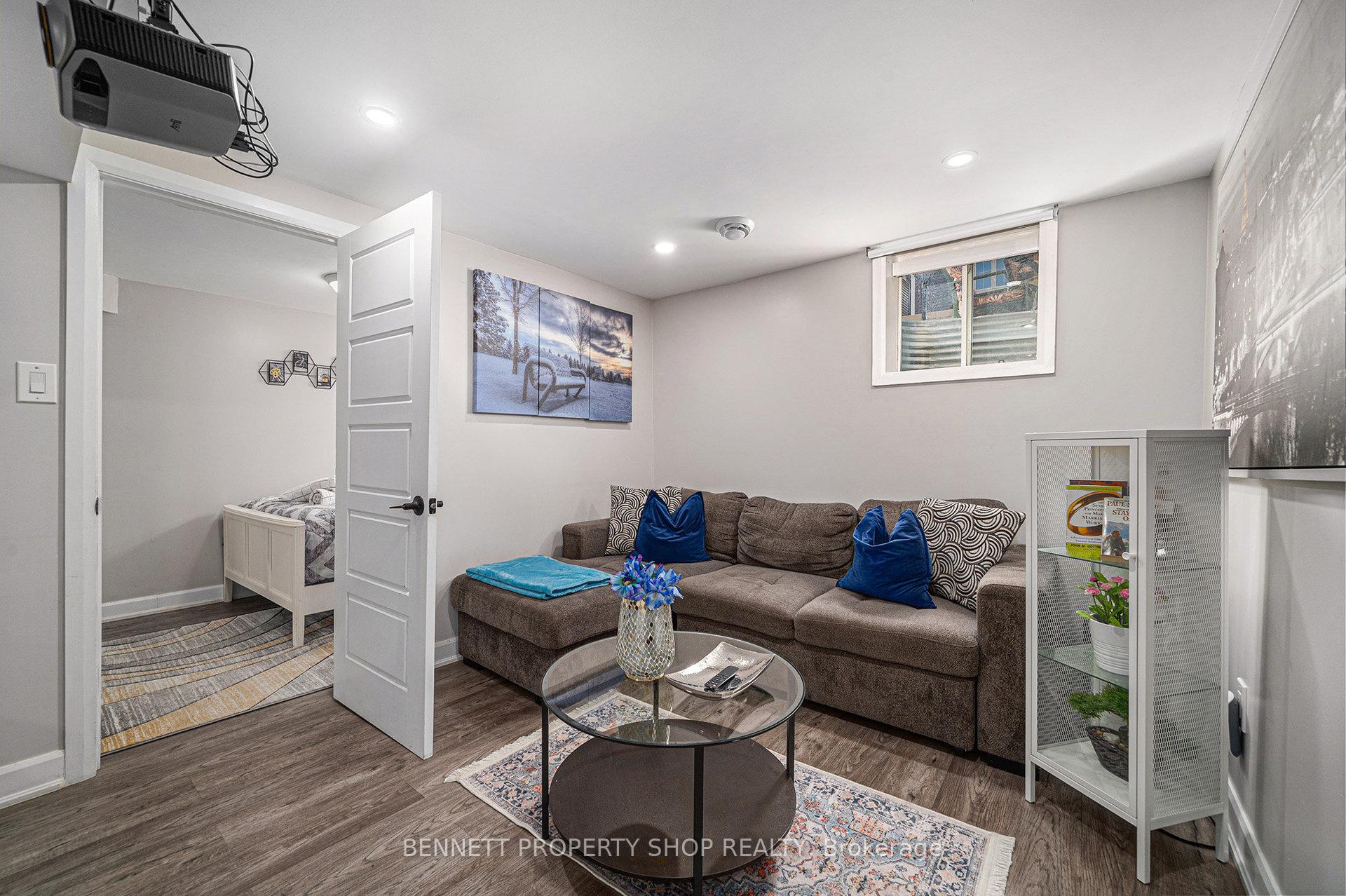 Photo 23 of 52 Oxalis Crescent, Ottawa, Kanata - Emerald Meadows/Trailwest — HOMEH