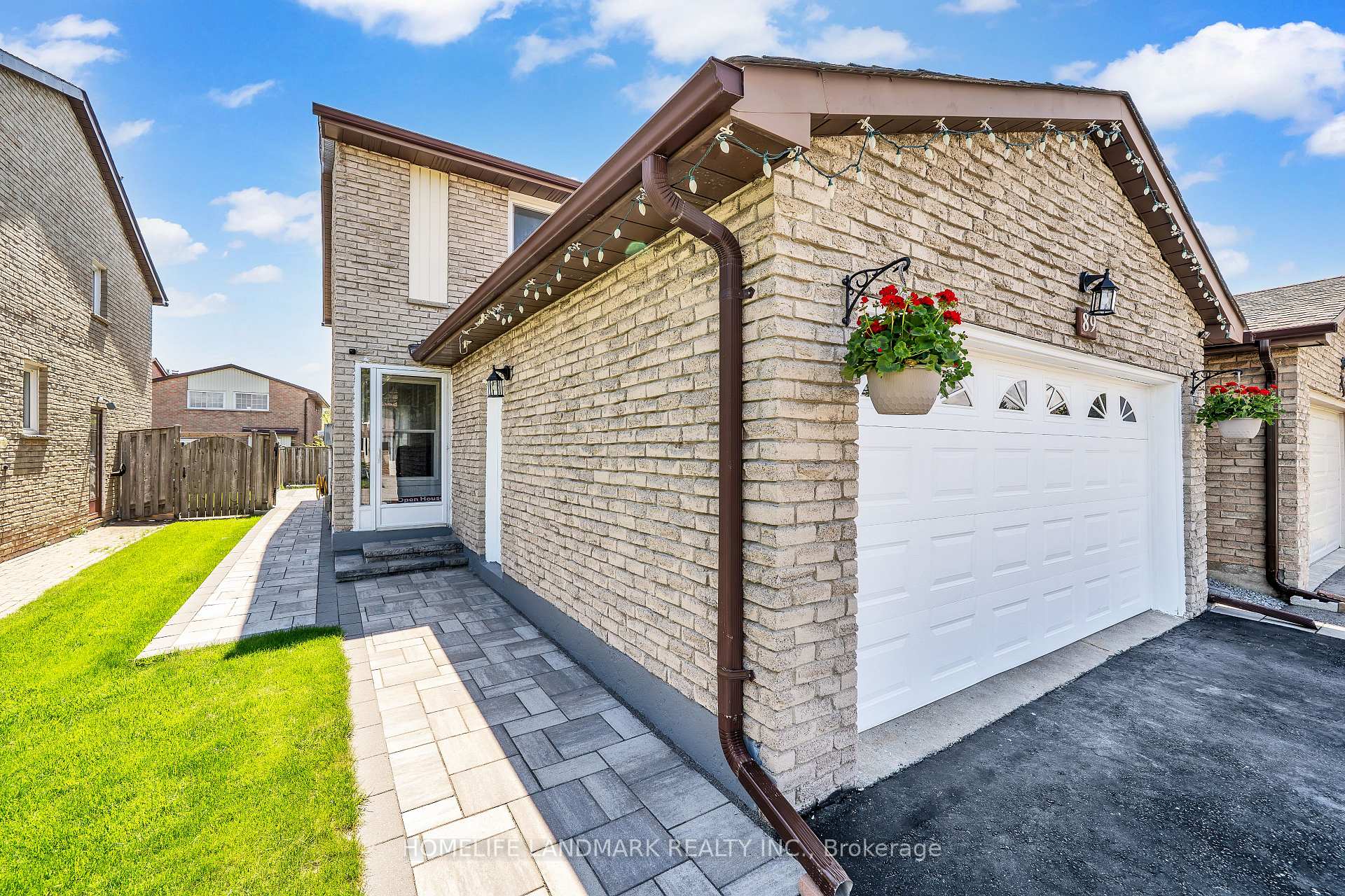 Photo 4 of 89 Upton Crescent, Markham, Milliken Mills West — HOMEH