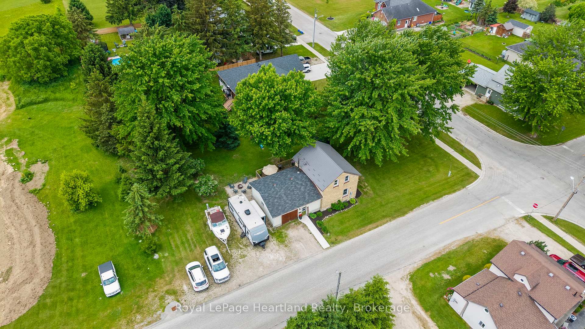 Photo 2 of 33 Allan Street, Minto — HOMEH