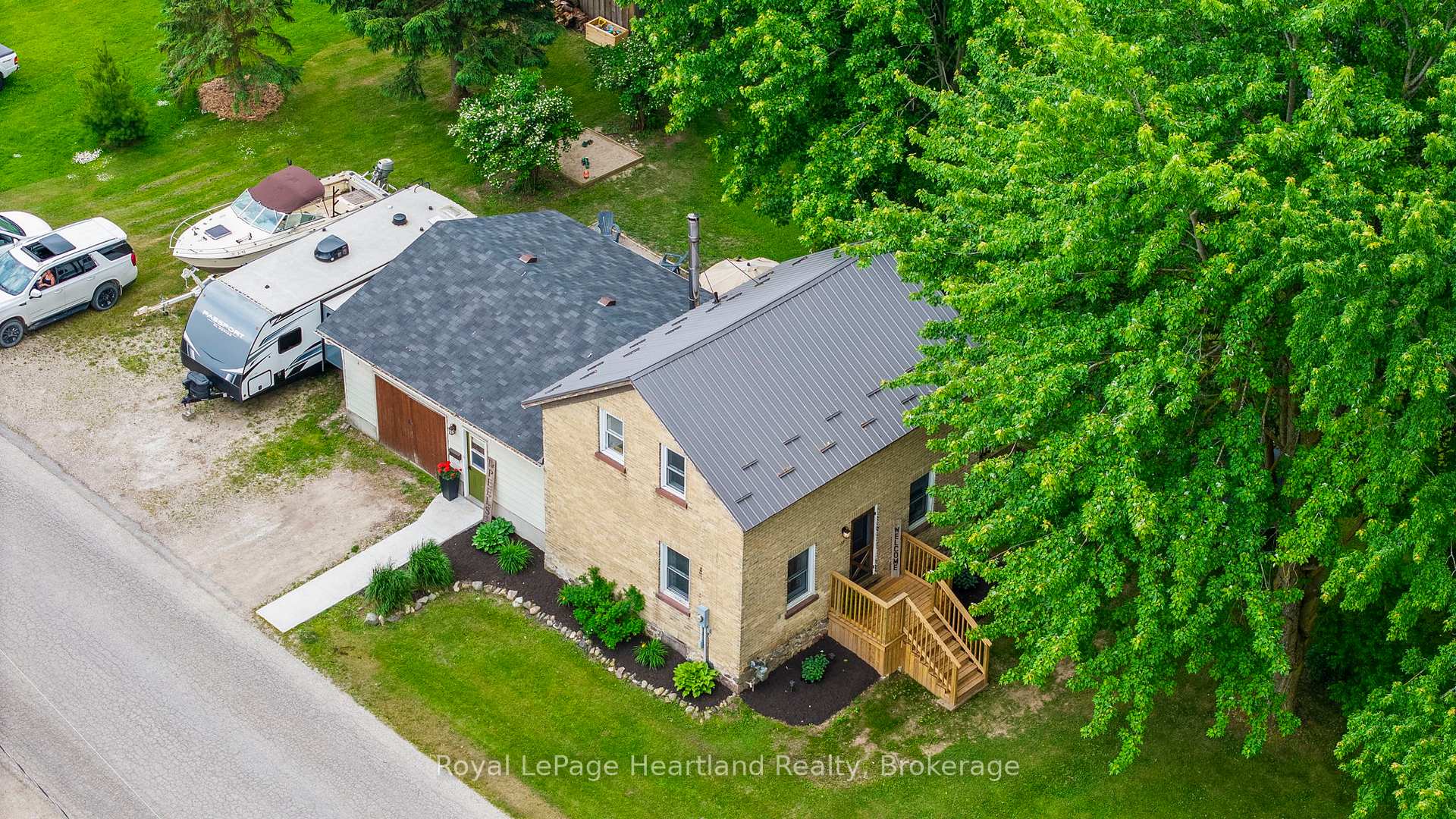 Photo 3 of 33 Allan Street, Minto — HOMEH