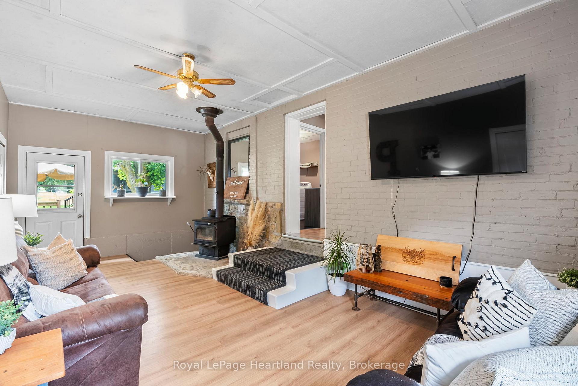 Photo 10 of 33 Allan Street, Minto — HOMEH