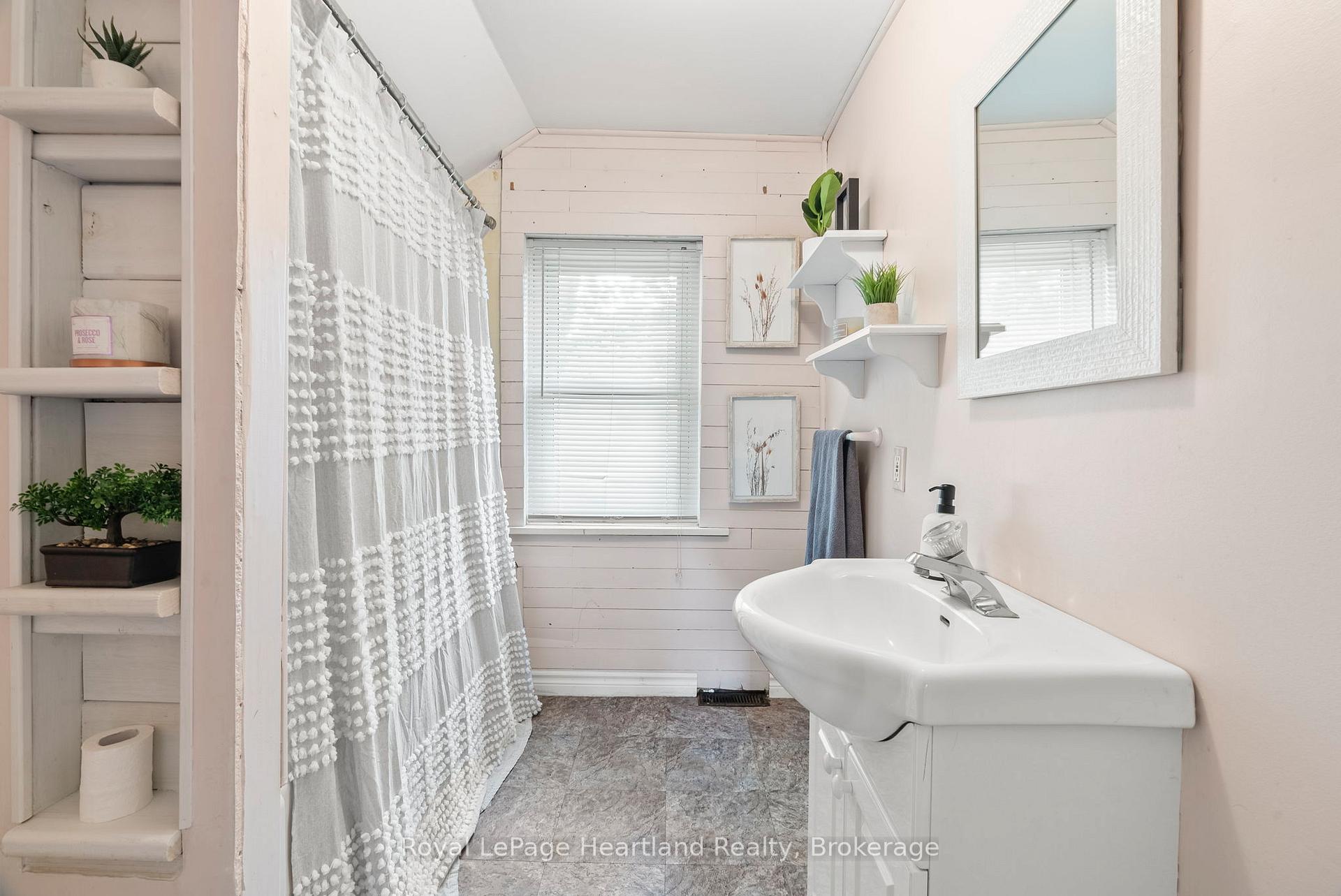 Photo 22 of 33 Allan Street, Minto — HOMEH