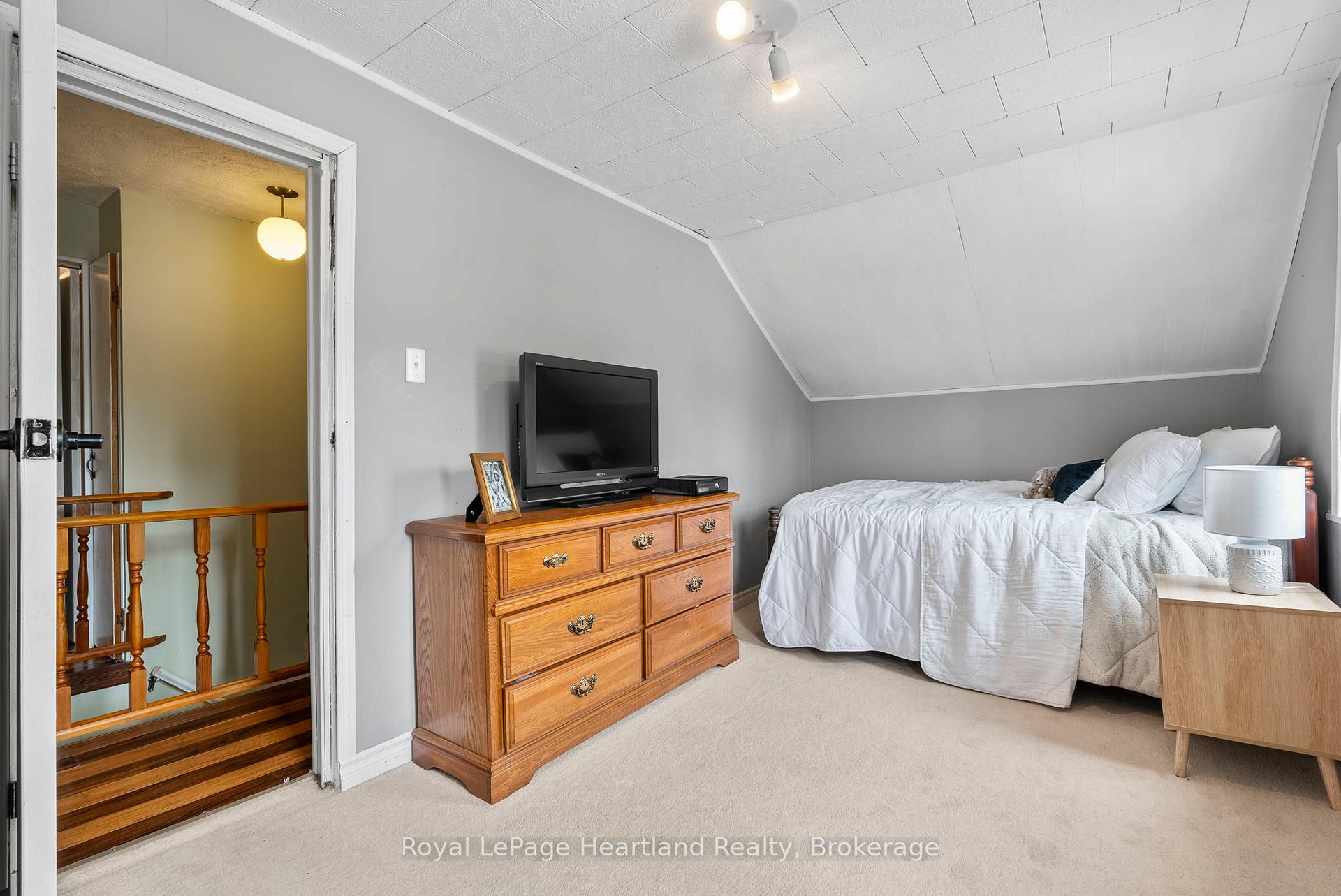 Photo 23 of 33 Allan Street, Minto — HOMEH