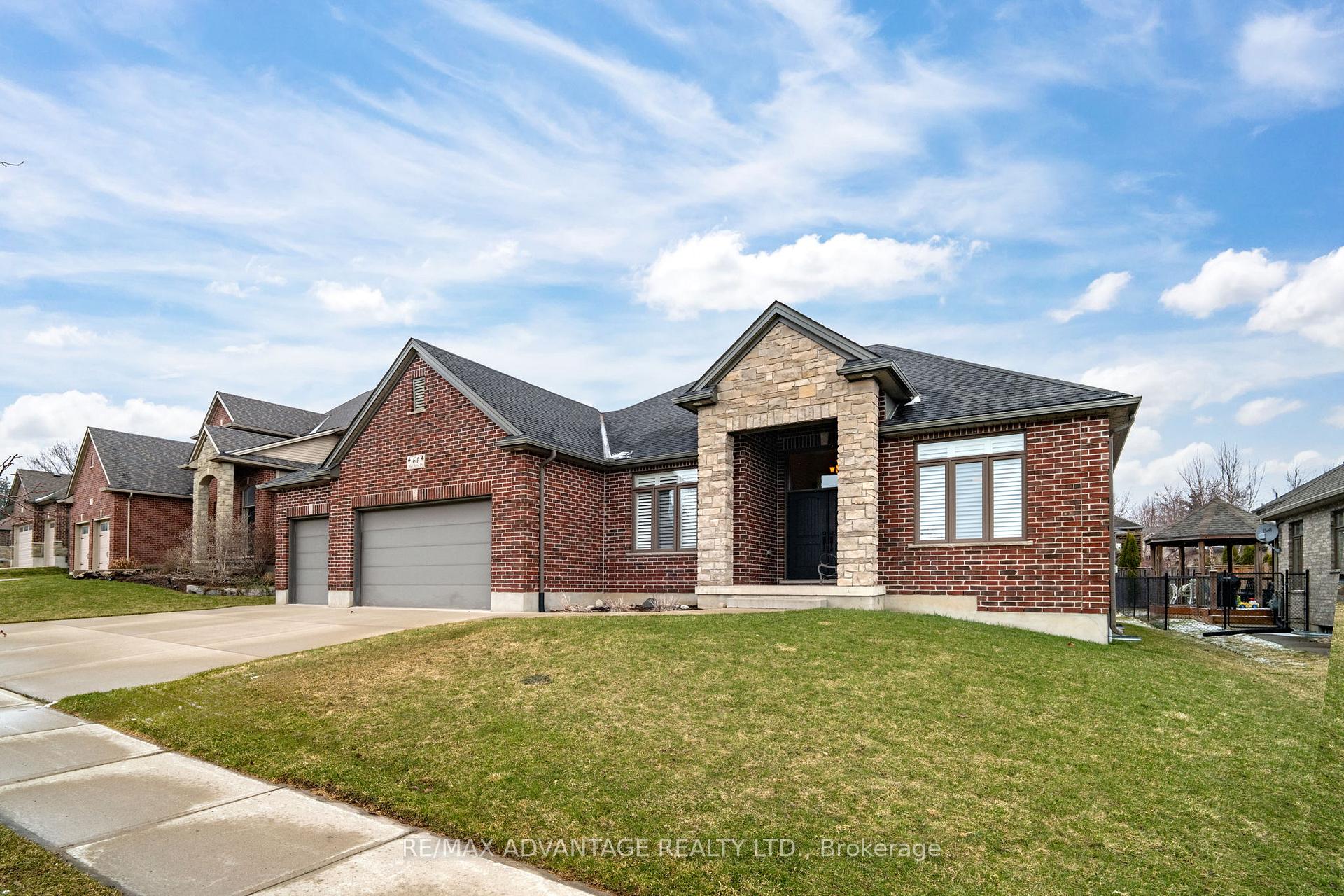 Photo 3 of 64 Blue Heron Drive, Middlesex Centre, Ilderton — HOMEH
