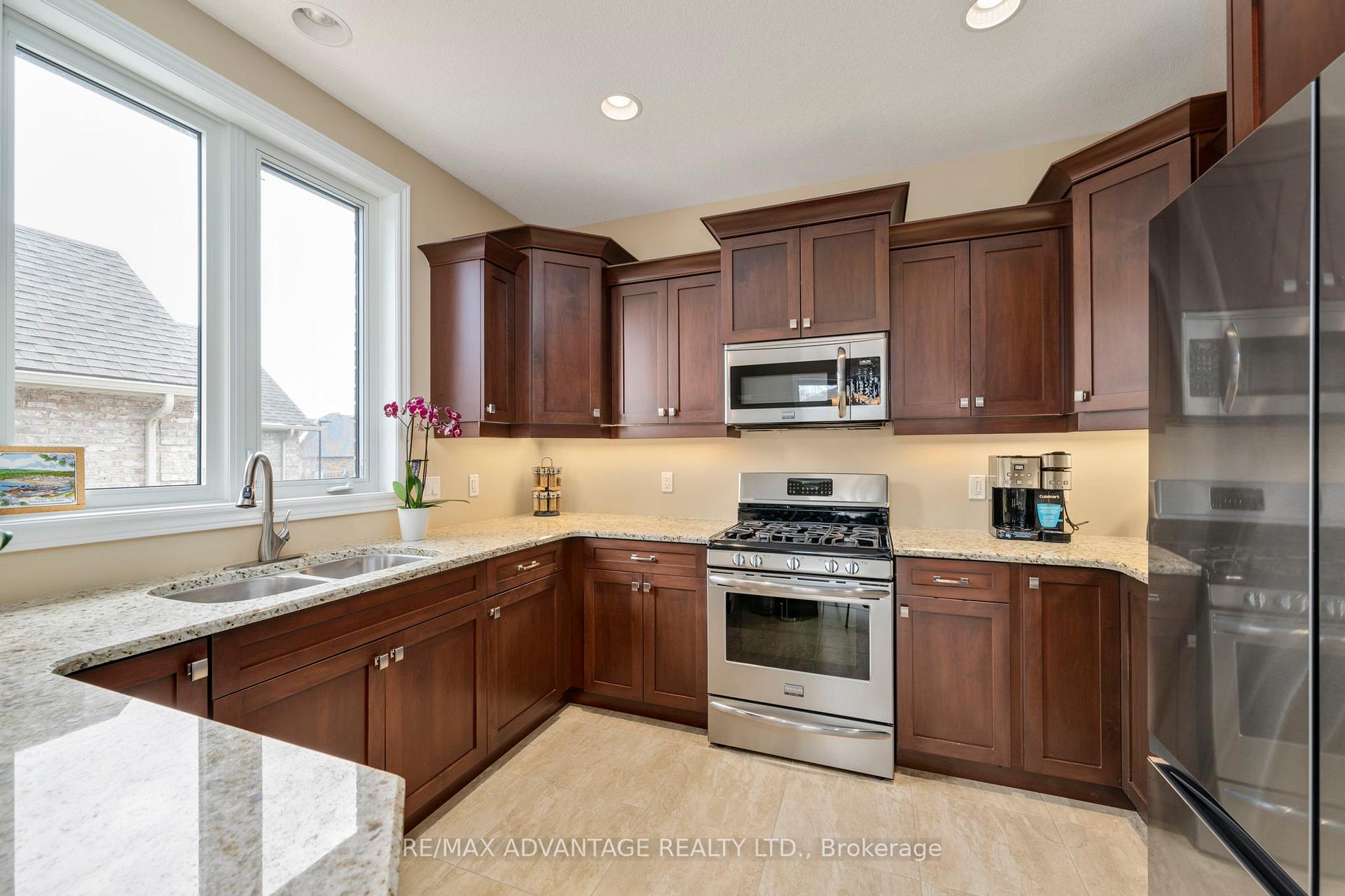 Photo 14 of 64 Blue Heron Drive, Middlesex Centre, Ilderton — HOMEH