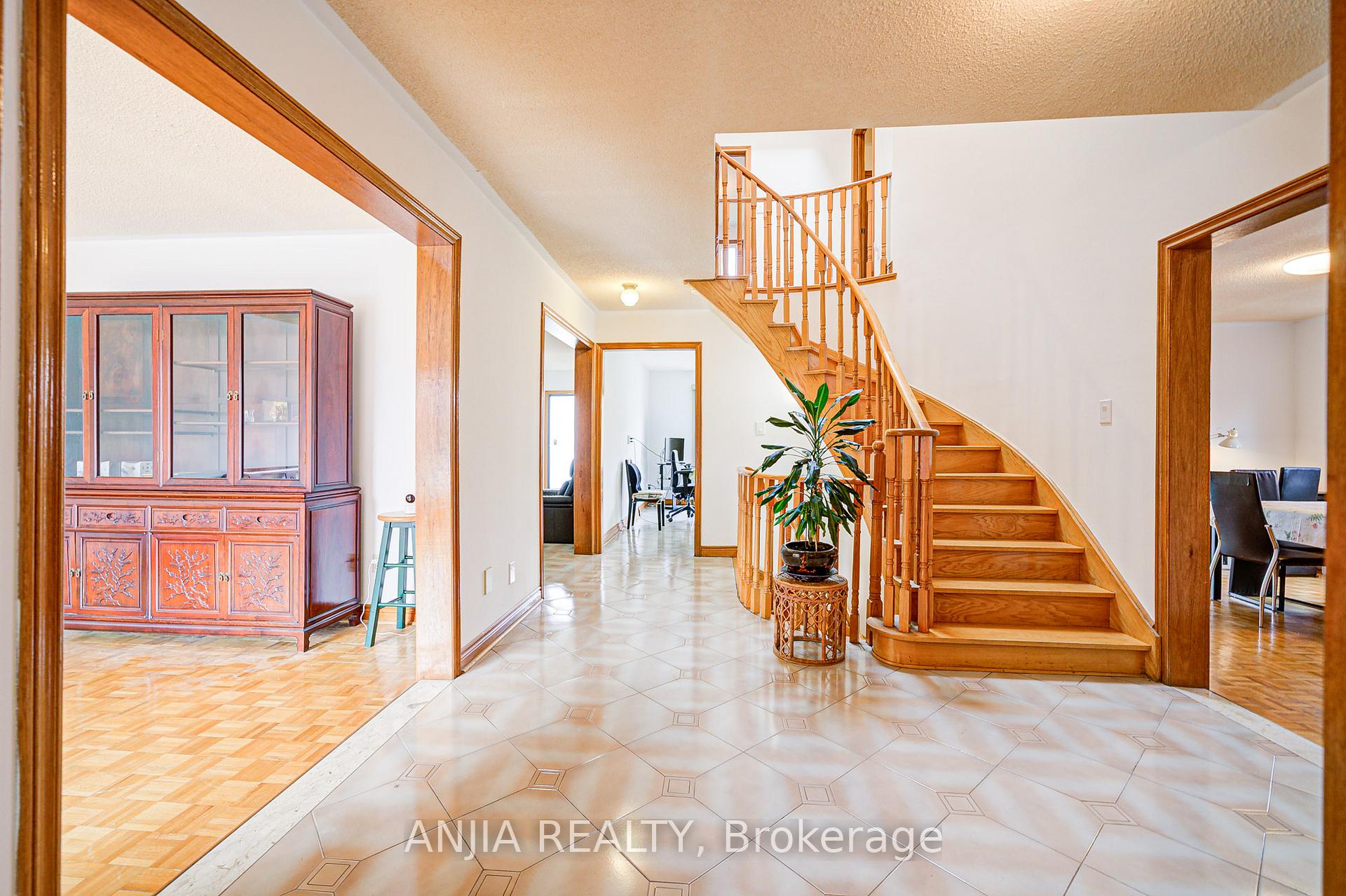 Photo 4 of 32 Brackin Road, Markham, Milliken Mills East — HOMEH
