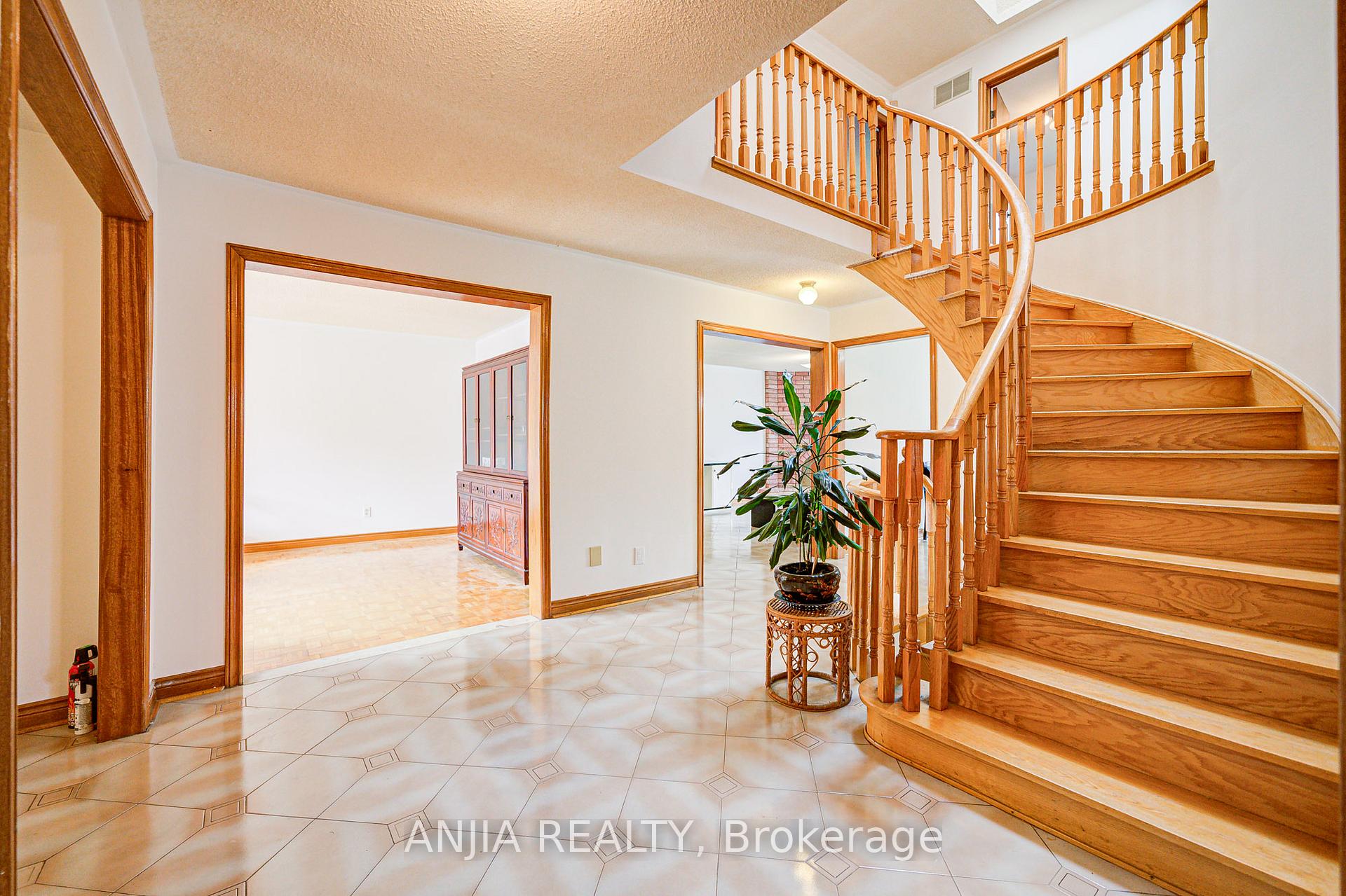 Photo 5 of 32 Brackin Road, Markham, Milliken Mills East — HOMEH
