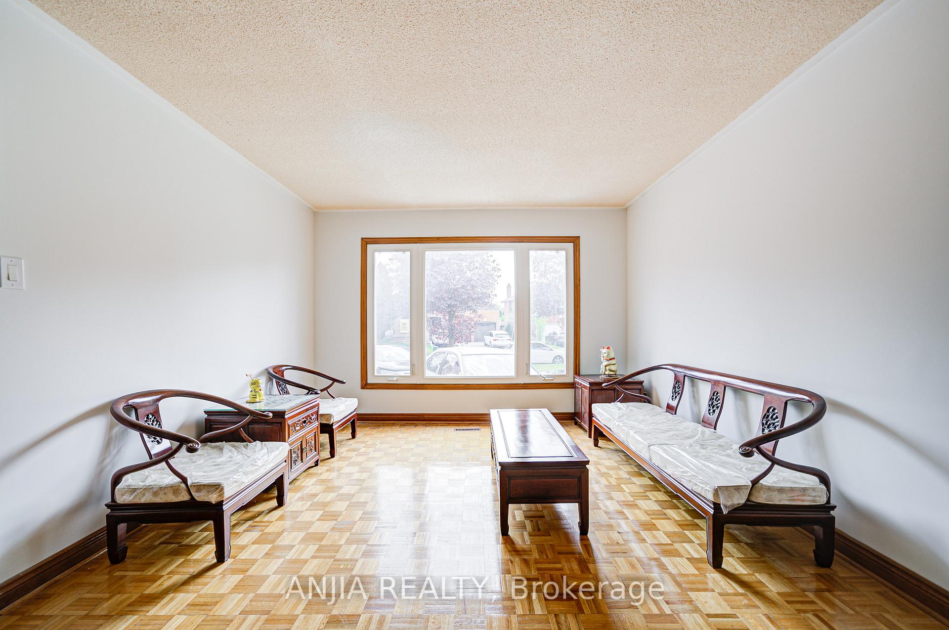 Photo 7 of 32 Brackin Road, Markham, Milliken Mills East — HOMEH
