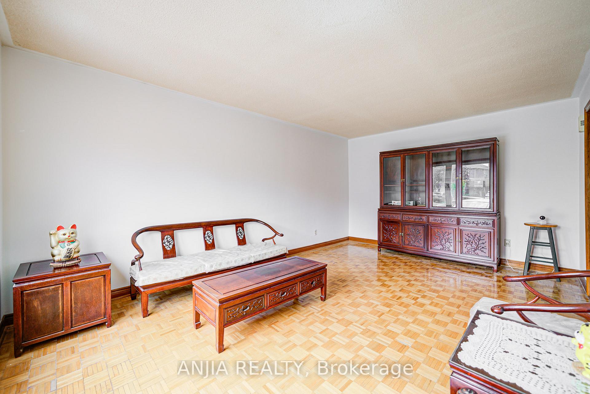 Photo 8 of 32 Brackin Road, Markham, Milliken Mills East — HOMEH