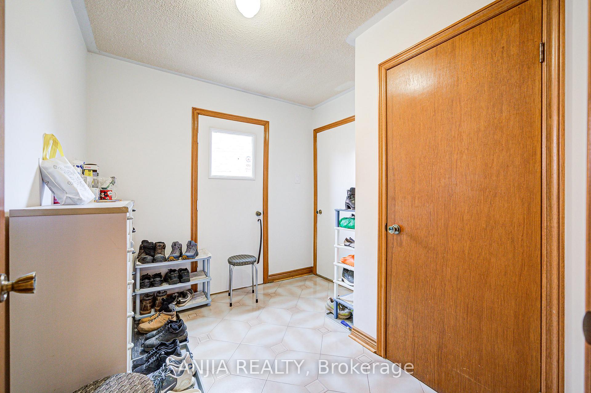 Photo 9 of 32 Brackin Road, Markham, Milliken Mills East — HOMEH